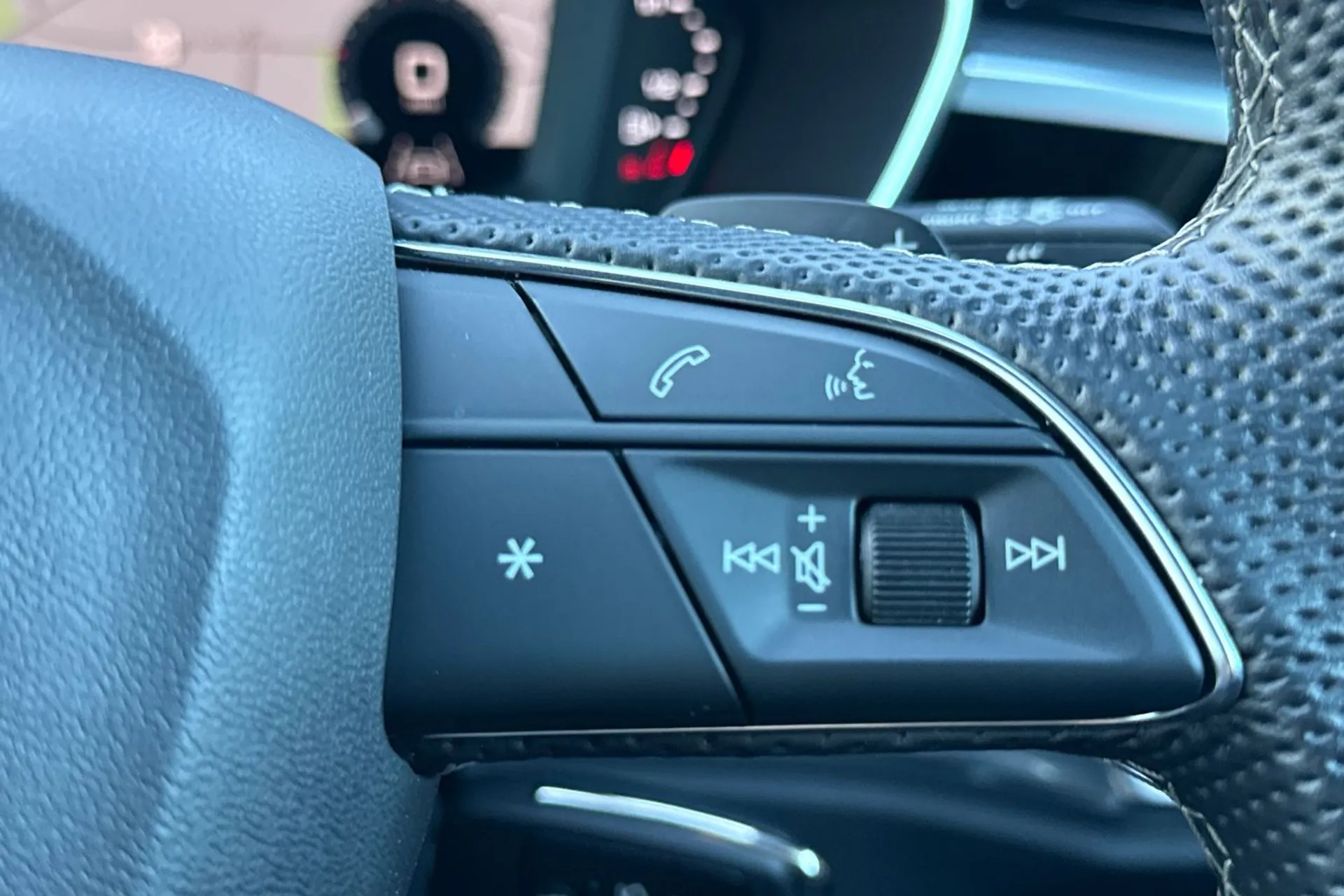 Audi Q3 thumbnail image number 48