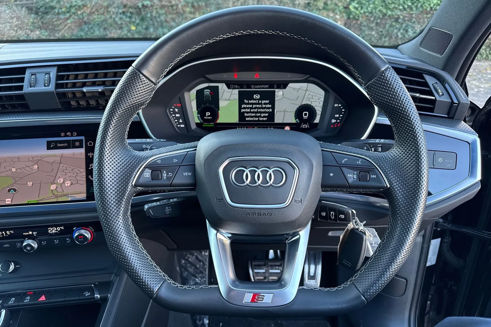 Audi Q3 thumbnail image number 22