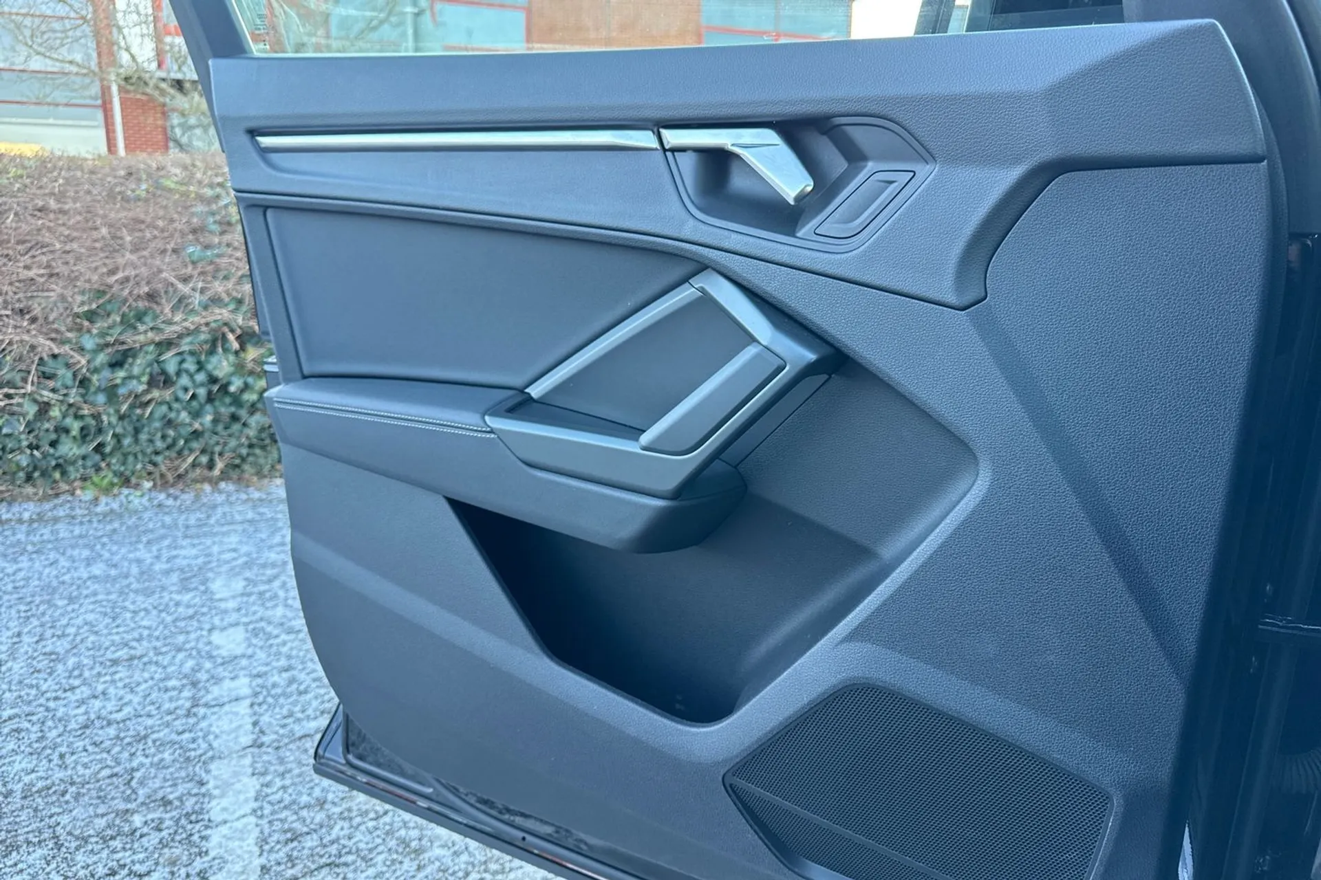 Audi Q3 thumbnail image number 36