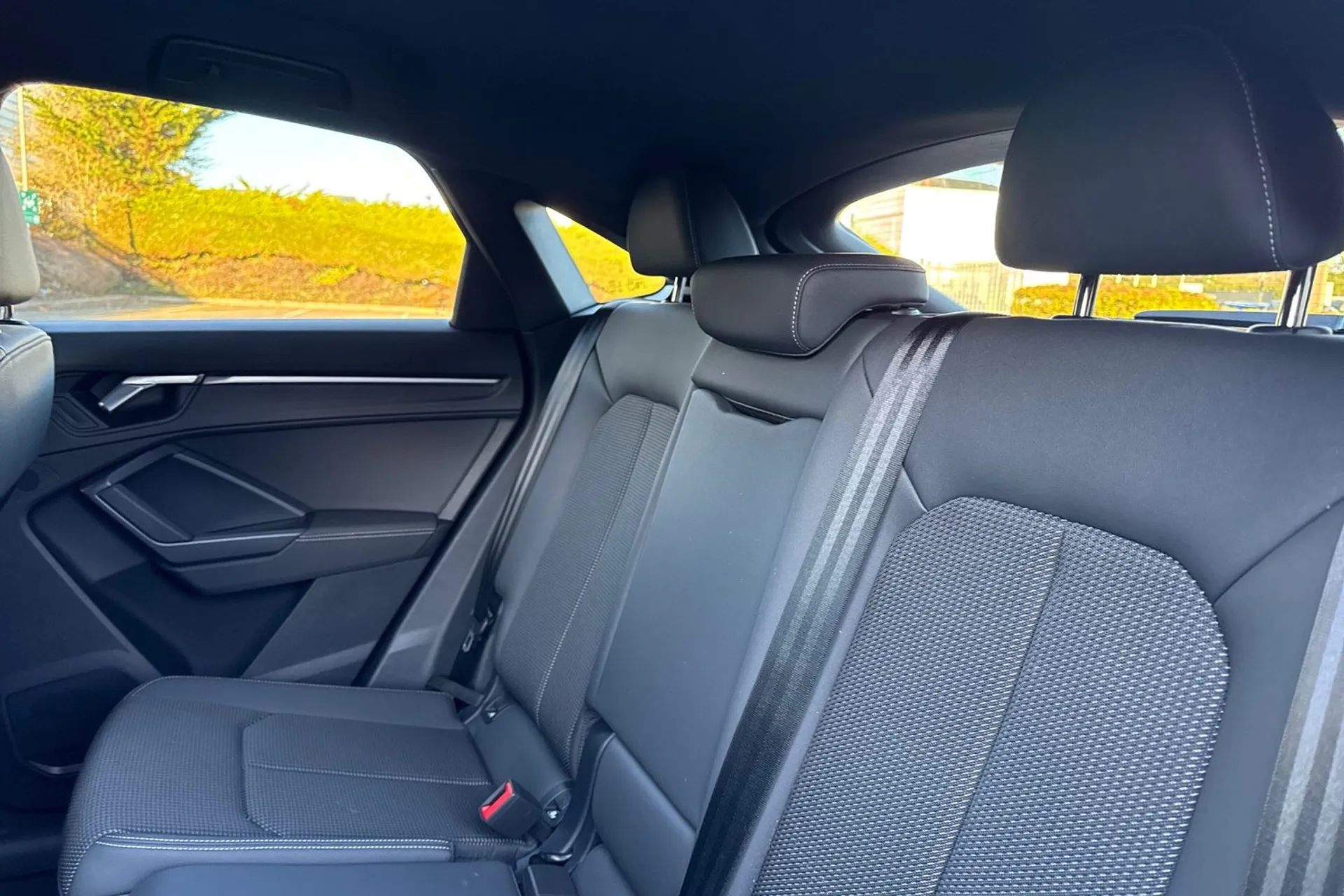 Audi Q3 thumbnail image number 40