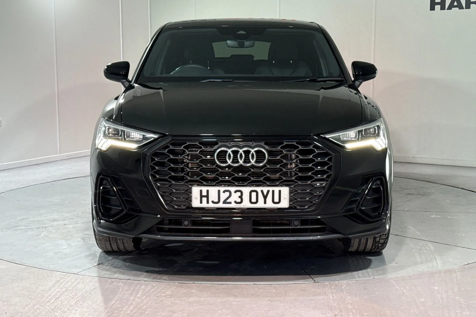 Audi Q3 thumbnail image number 11