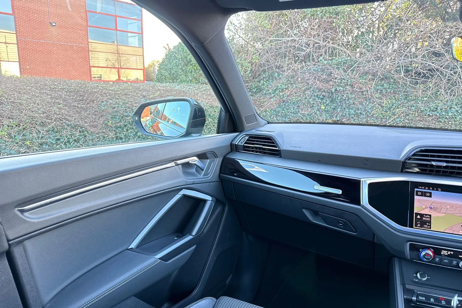 Audi Q3 thumbnail image number 44