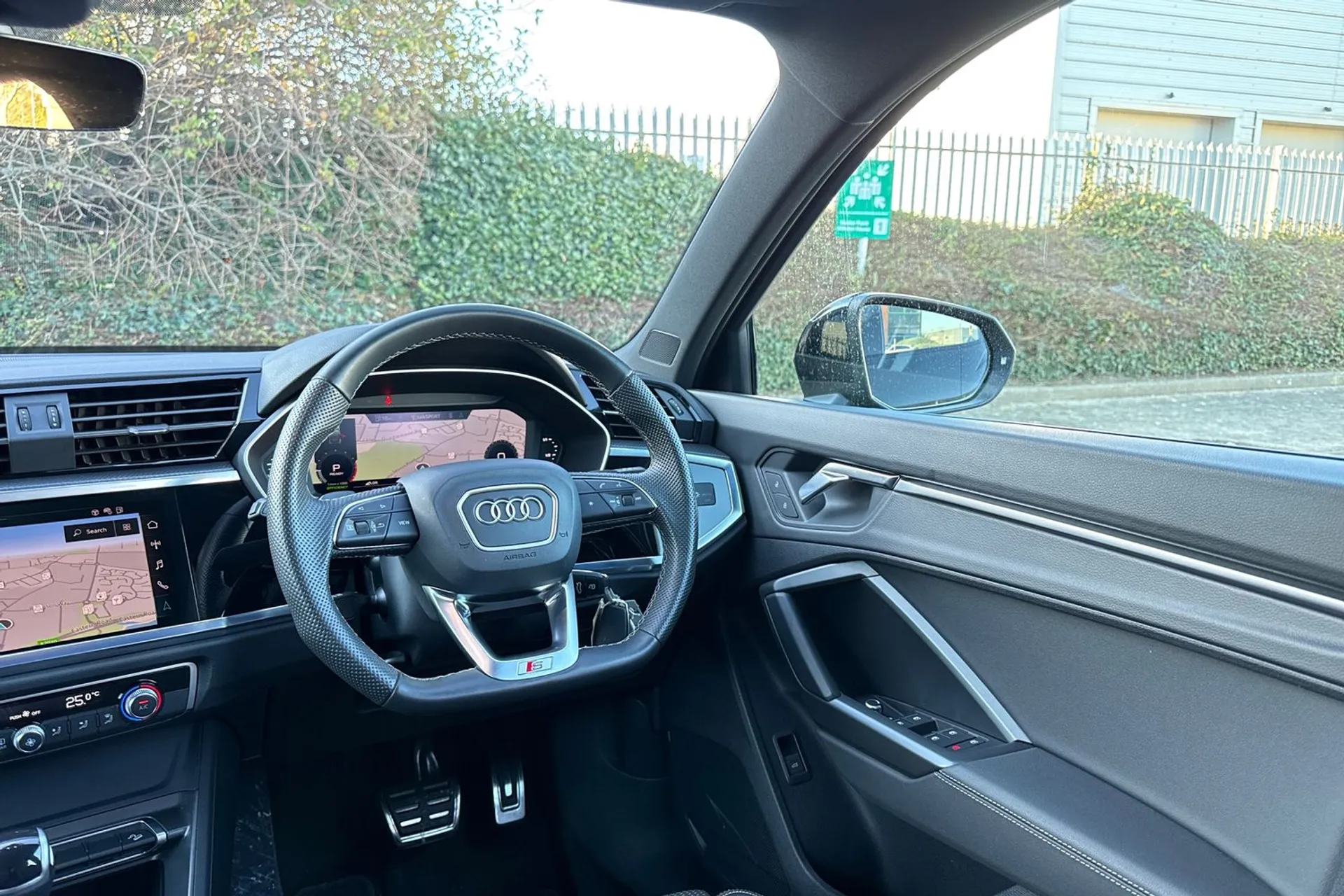 Audi Q3 thumbnail image number 45