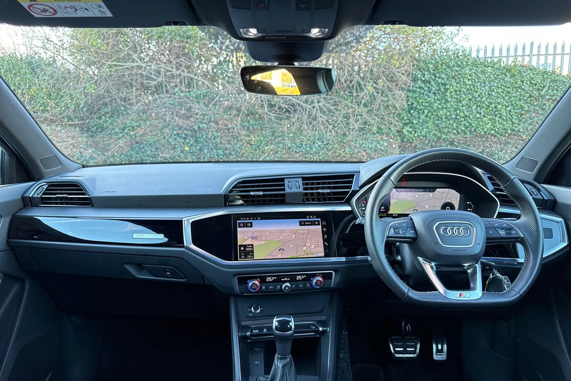 Audi Q3 thumbnail image number 3