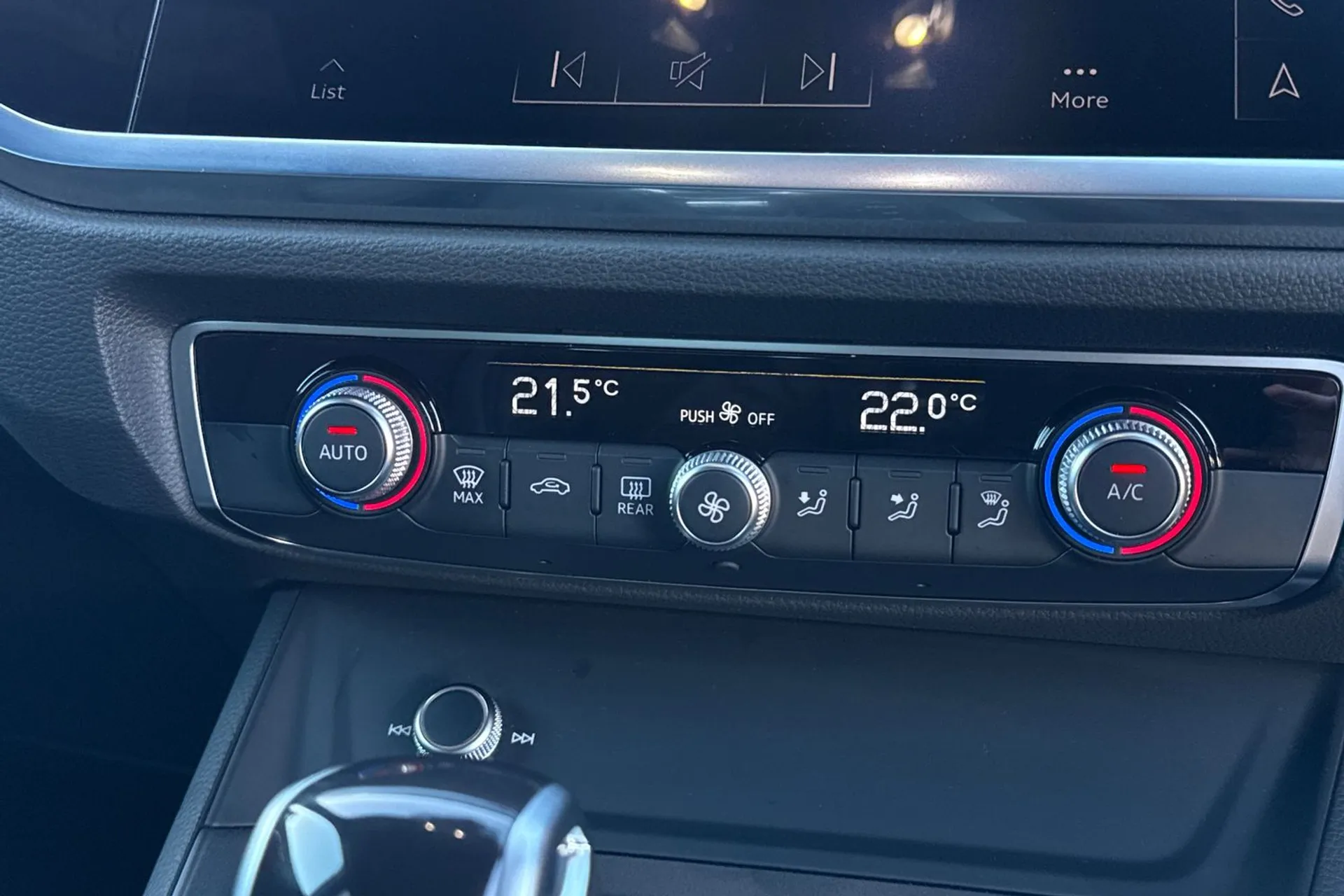 Audi Q3 thumbnail image number 31