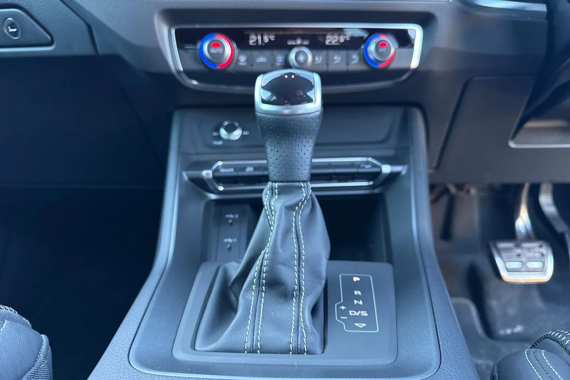 Audi Q3 thumbnail image number 46