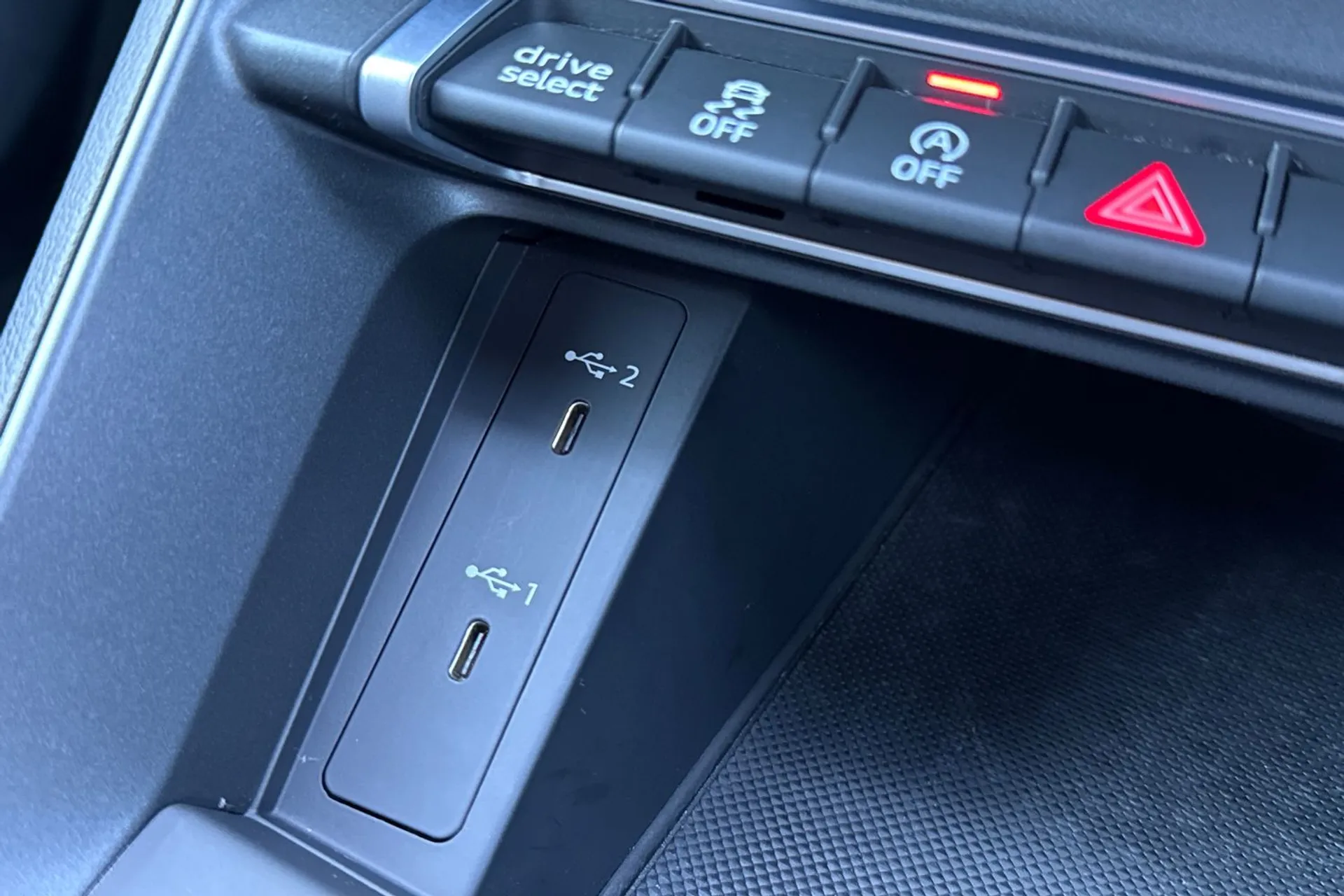 Audi Q3 thumbnail image number 29