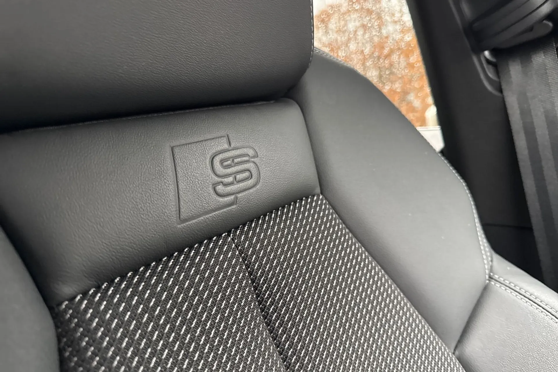 Audi Q4 thumbnail image number 51