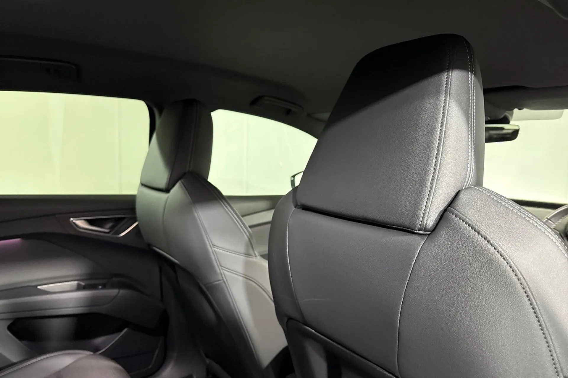 Audi Q4 thumbnail image number 22