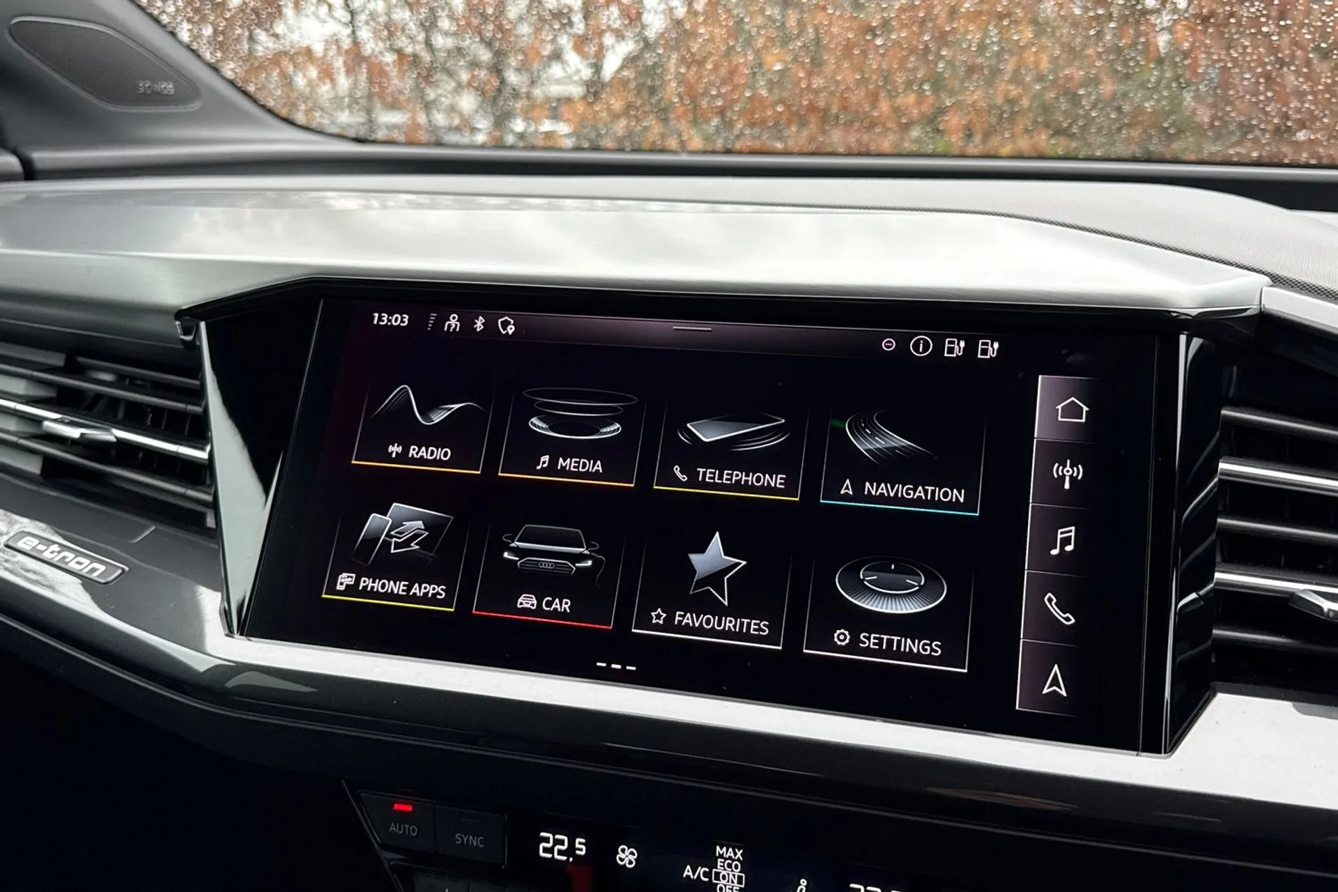 Audi Q4 thumbnail image number 42