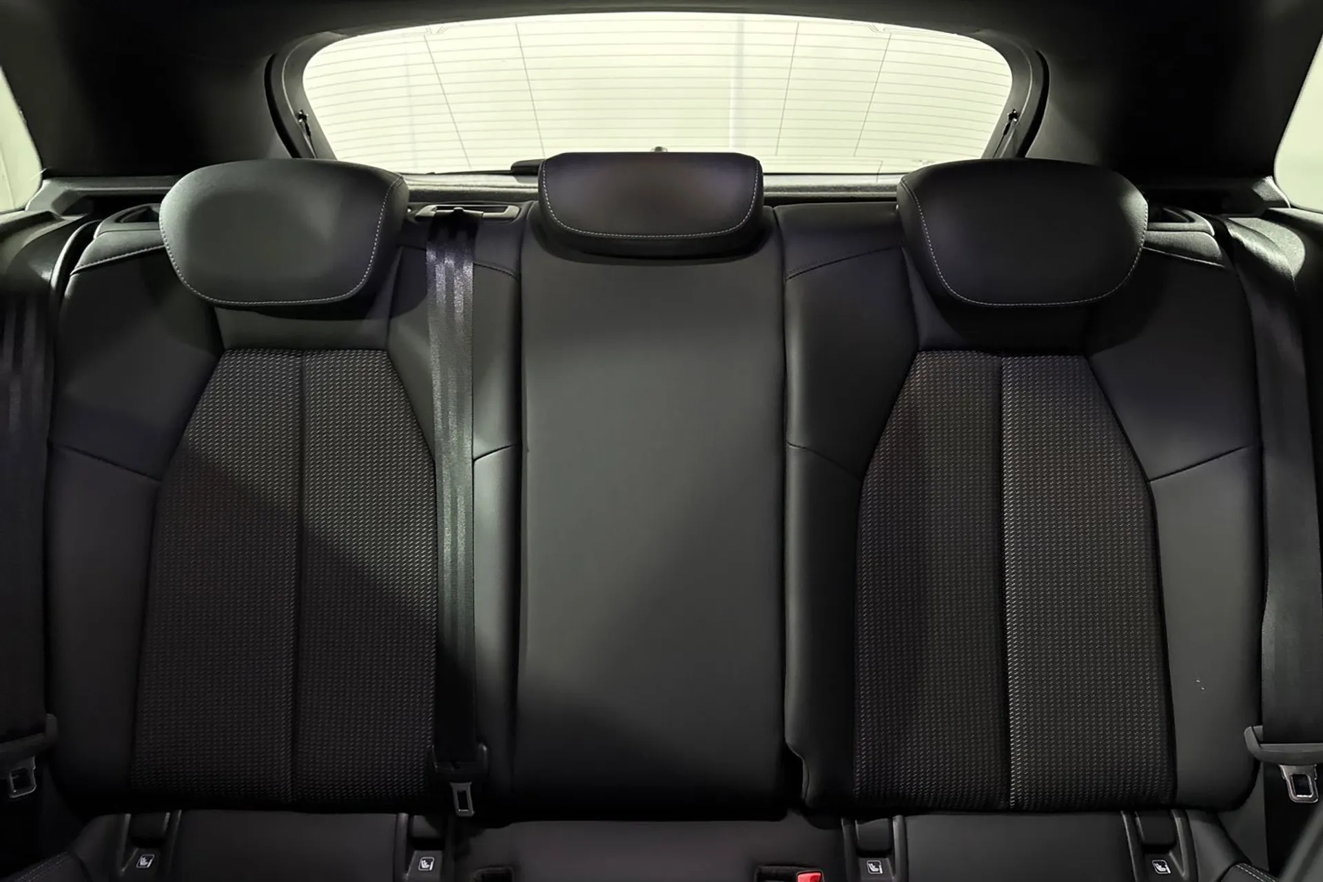 Audi Q4 thumbnail image number 38