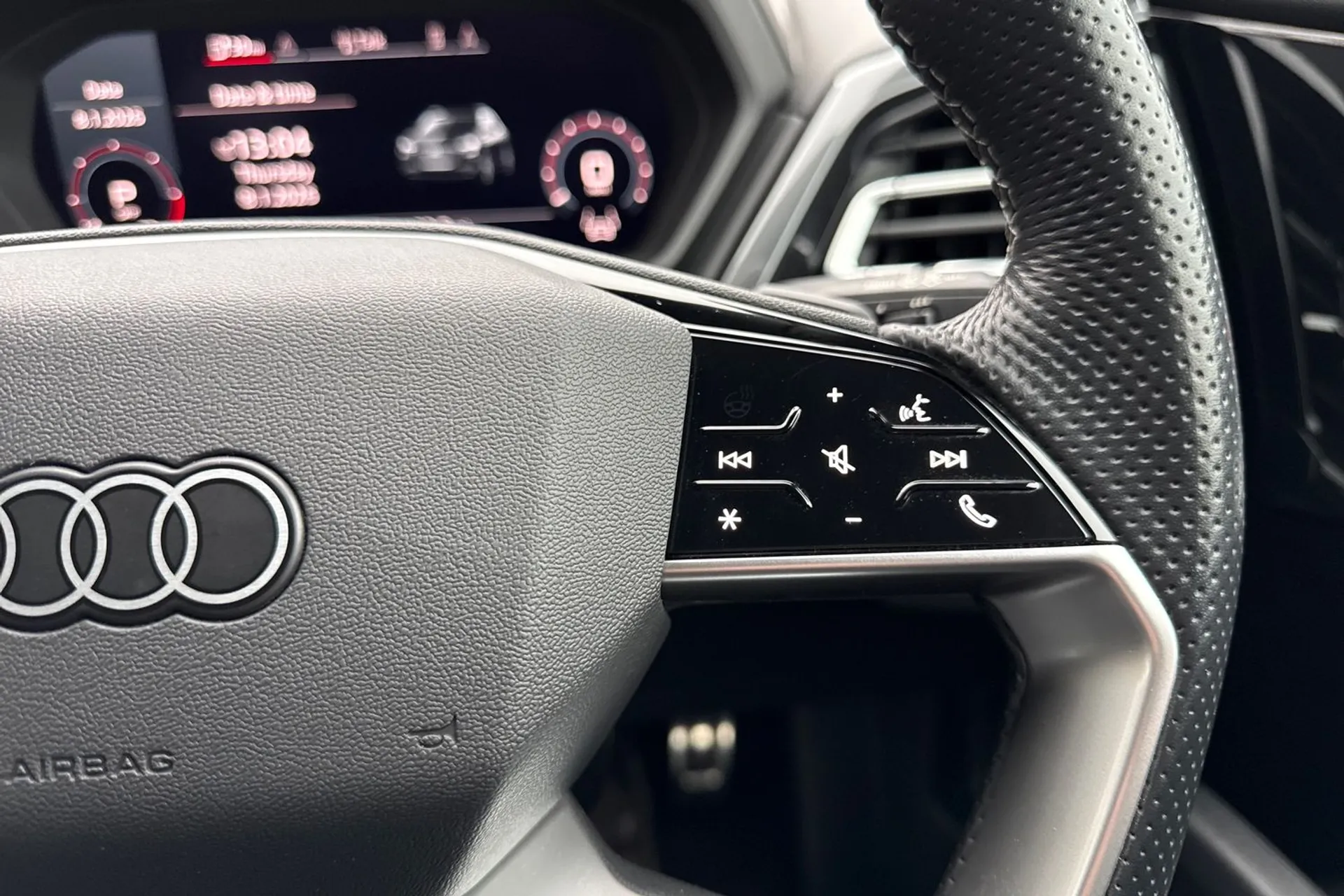 Audi Q4 thumbnail image number 47