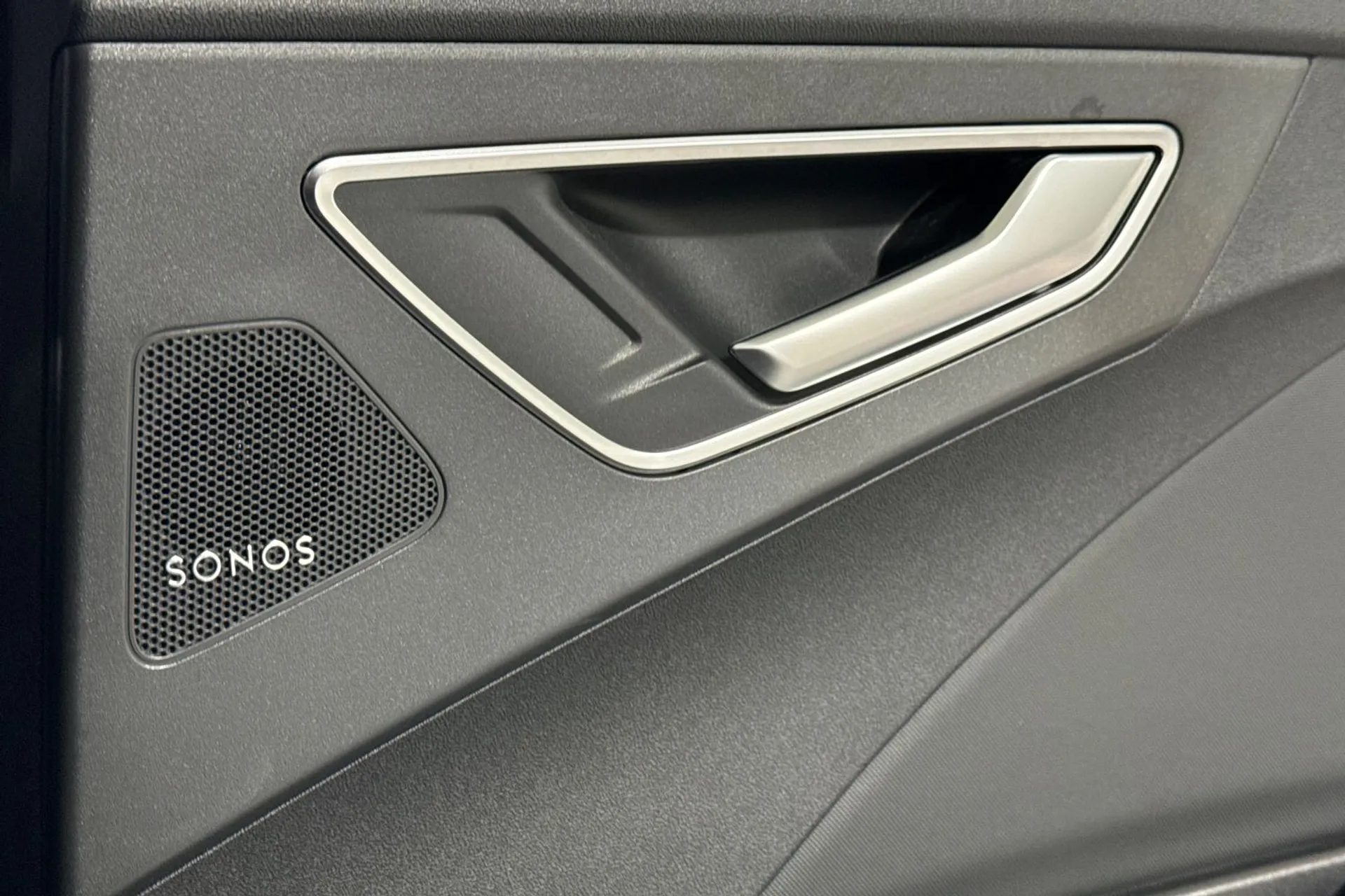 Audi Q4 thumbnail image number 23