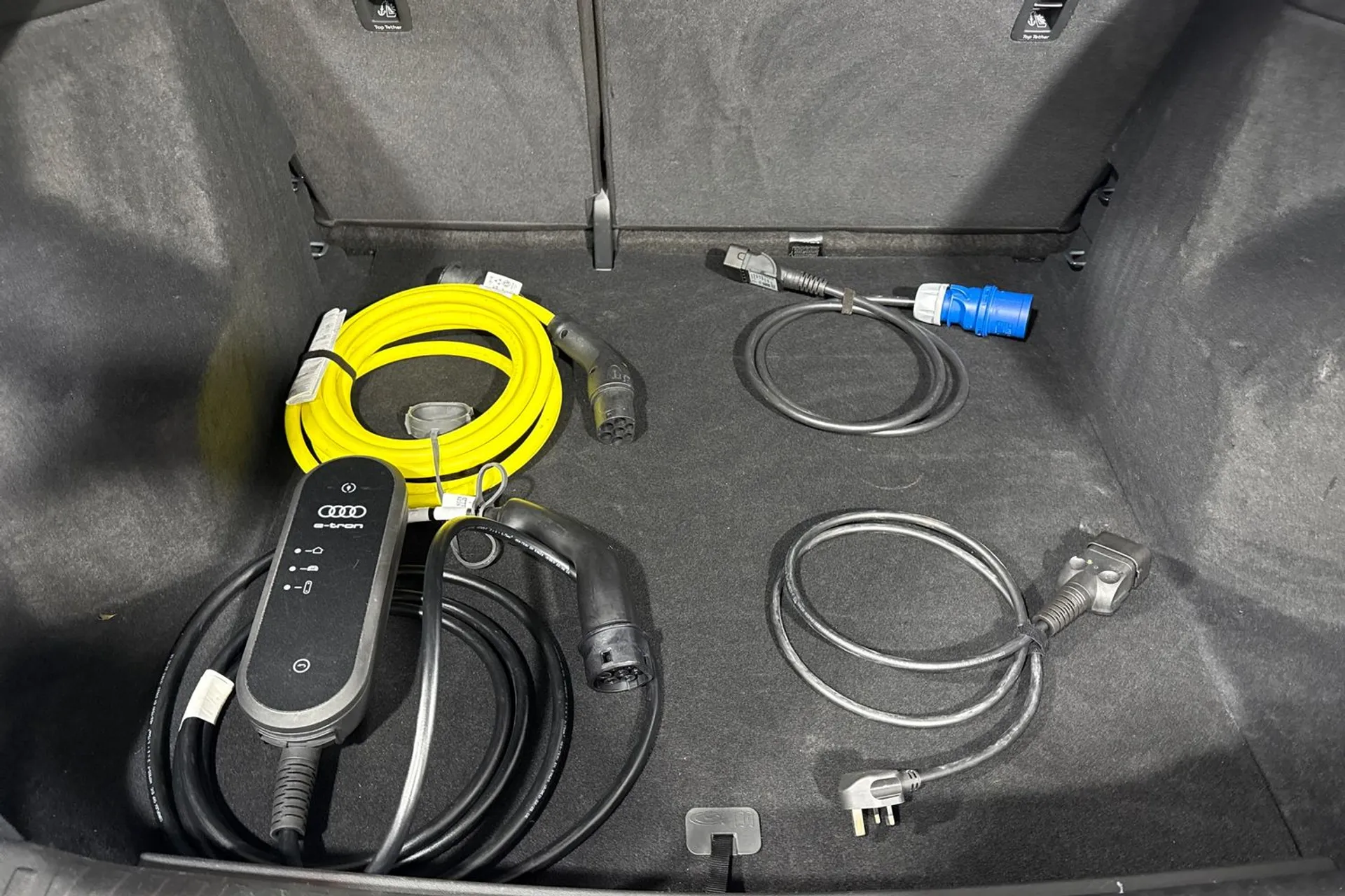 Audi Q4 thumbnail image number 18