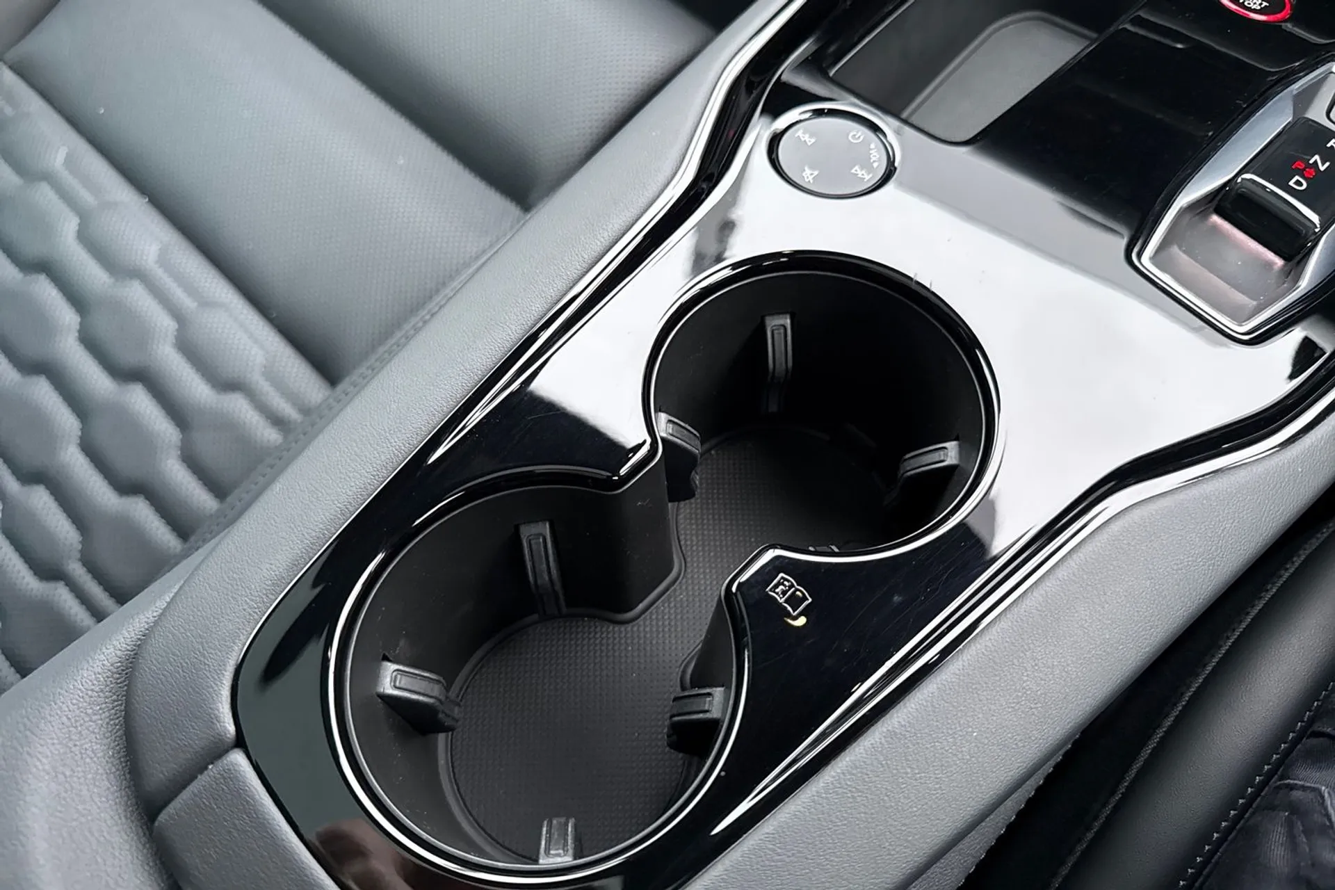 Audi e-tron GT thumbnail image number 52