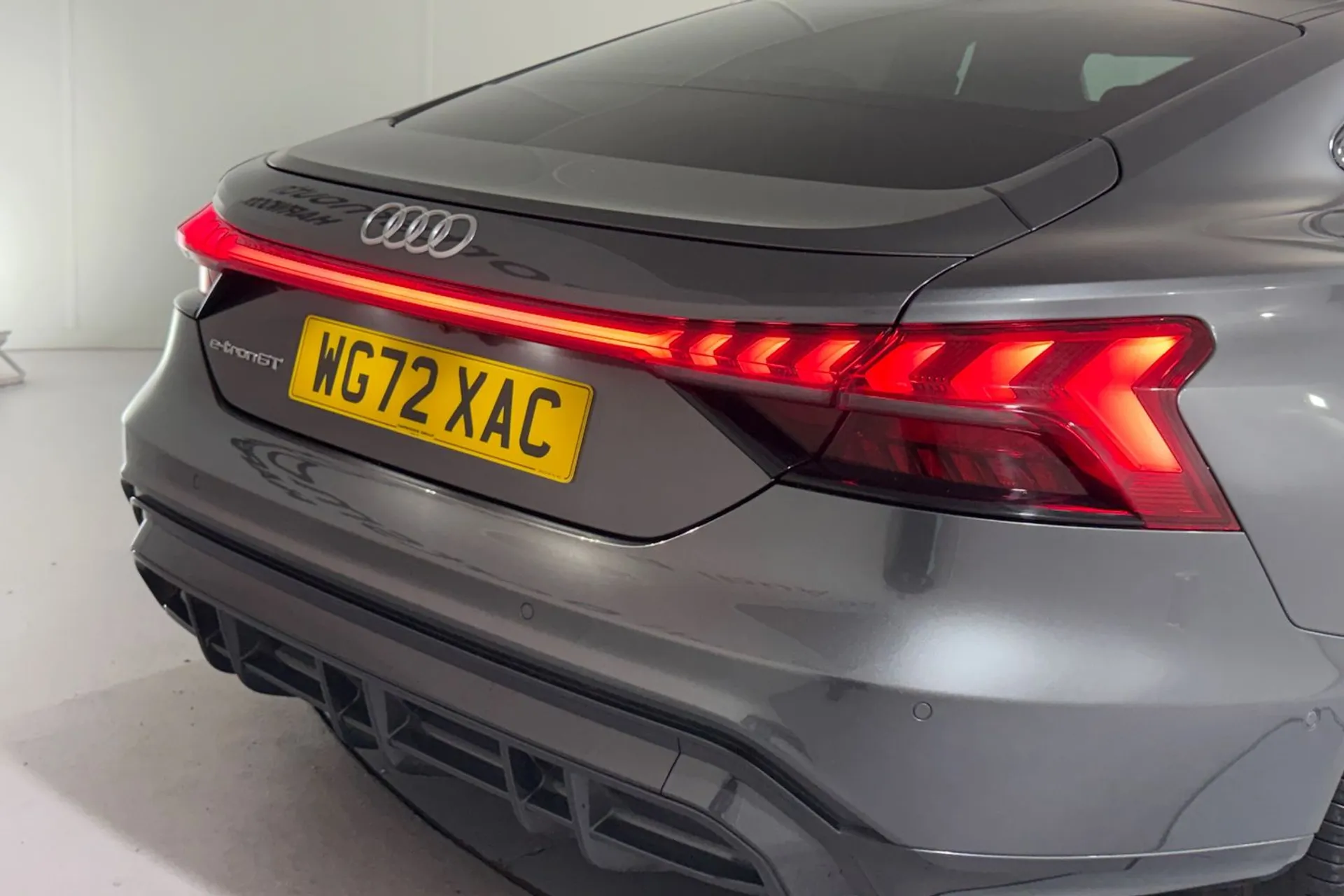 Audi e-tron GT thumbnail image number 15