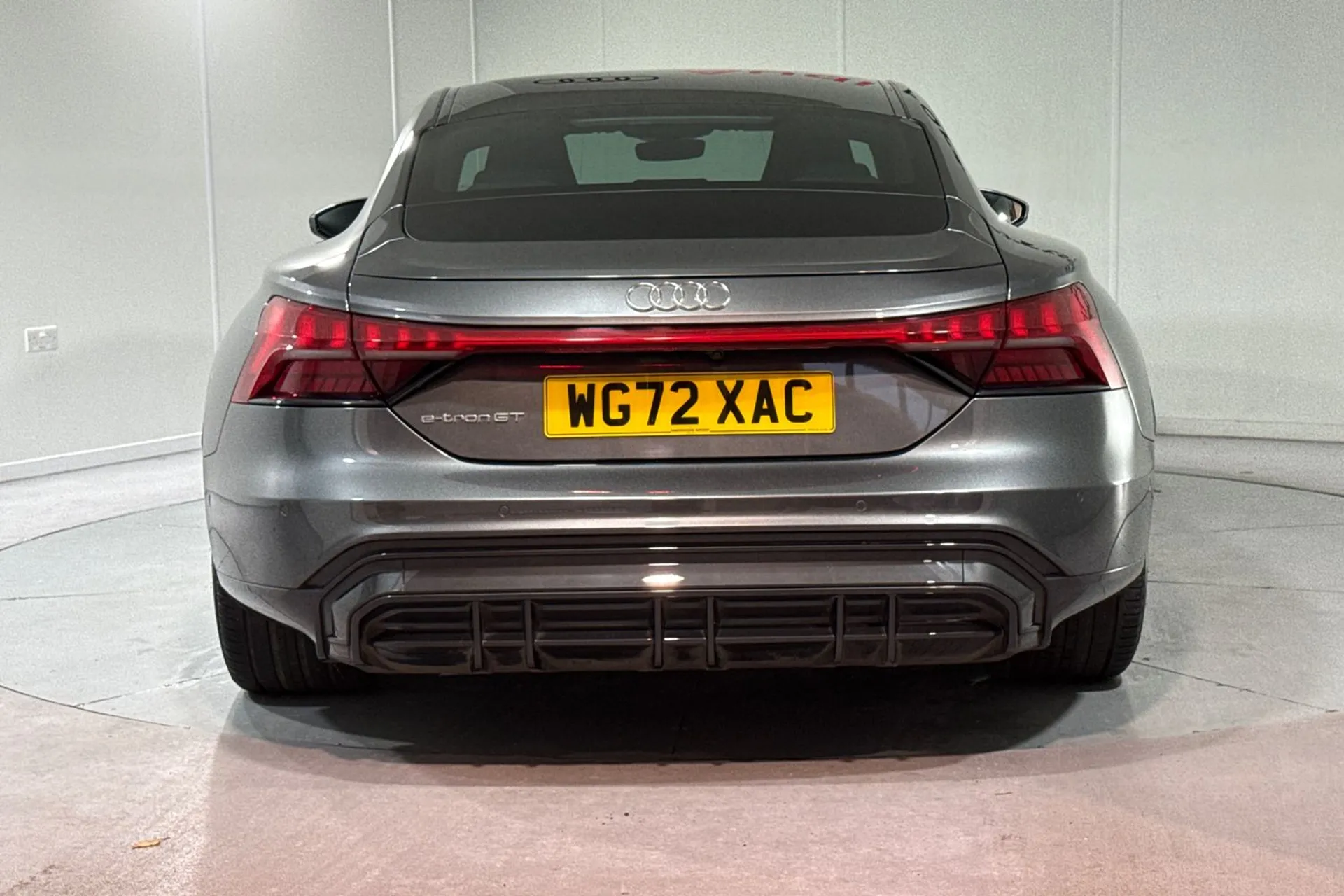 Audi e-tron GT thumbnail image number 7