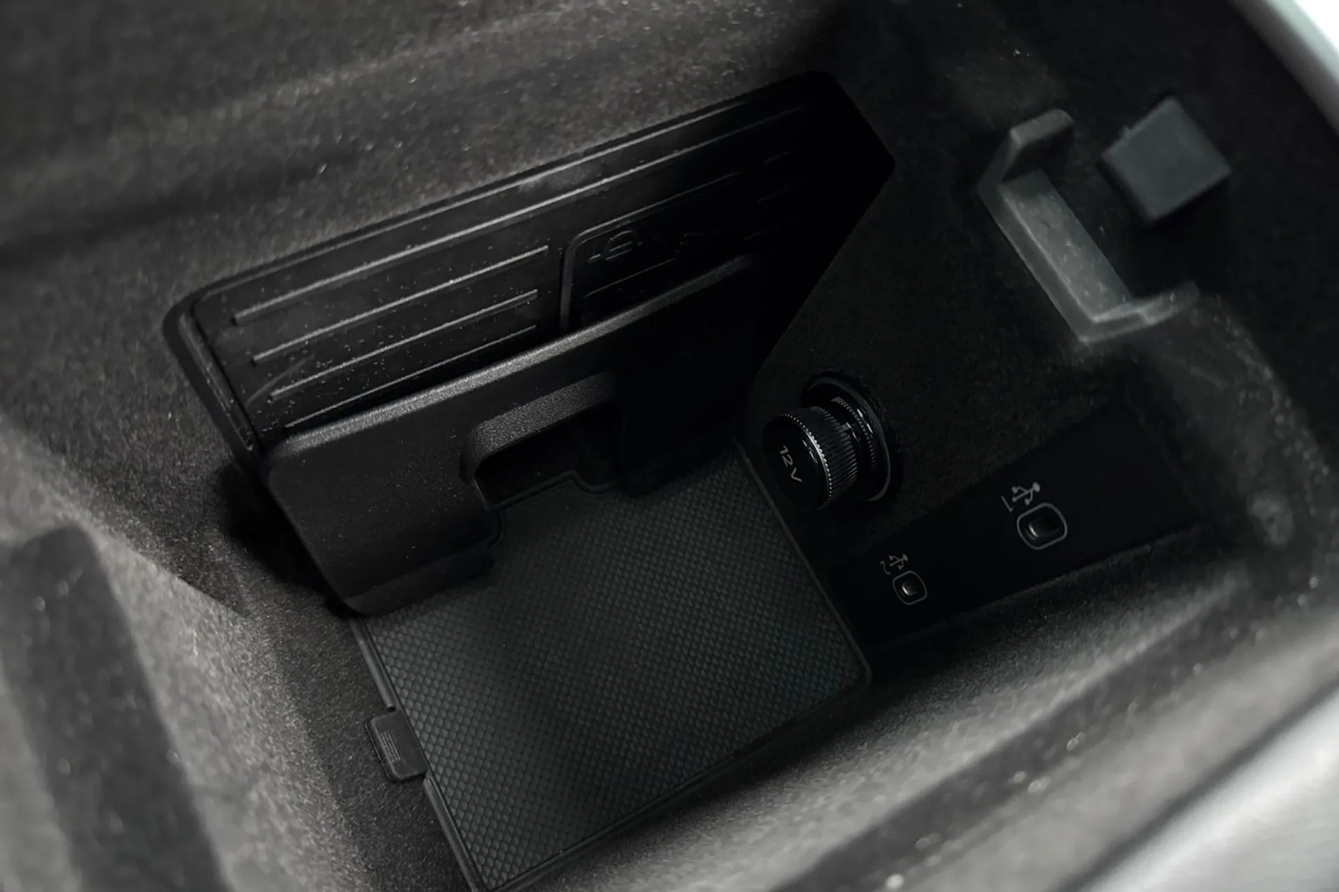 Audi e-tron GT thumbnail image number 43