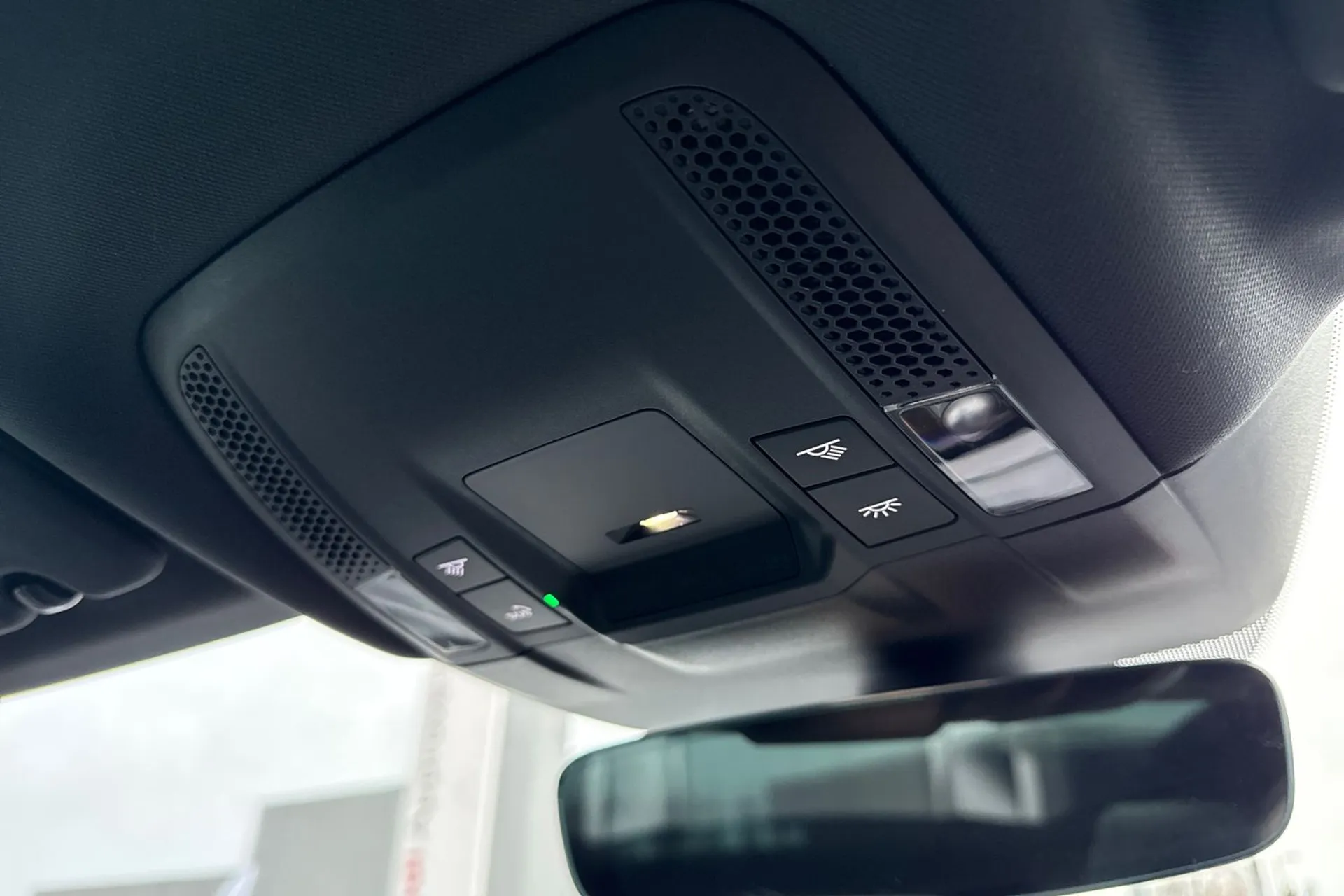 Audi e-tron GT thumbnail image number 51