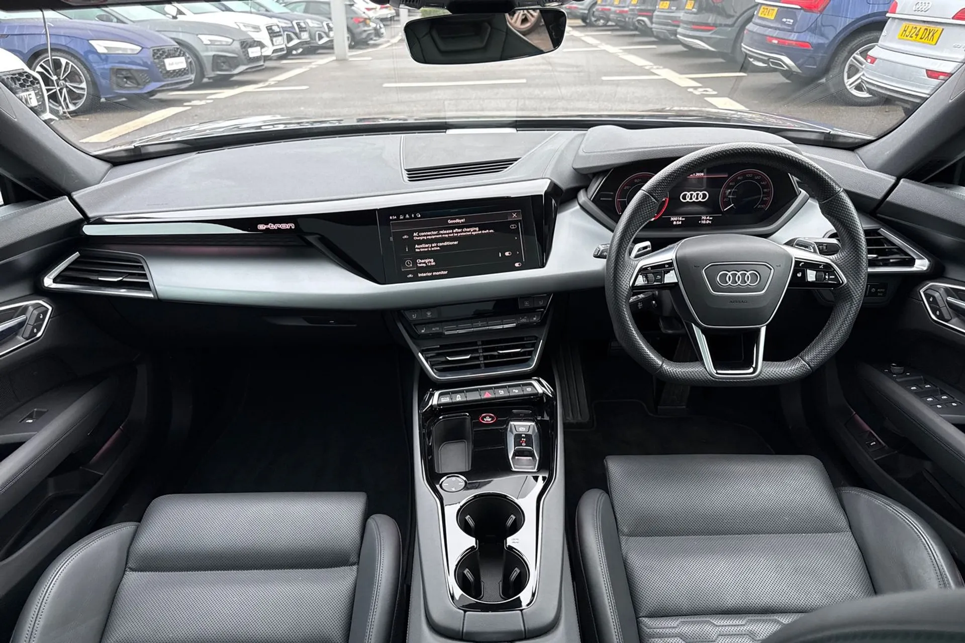 Audi e-tron GT thumbnail image number 3