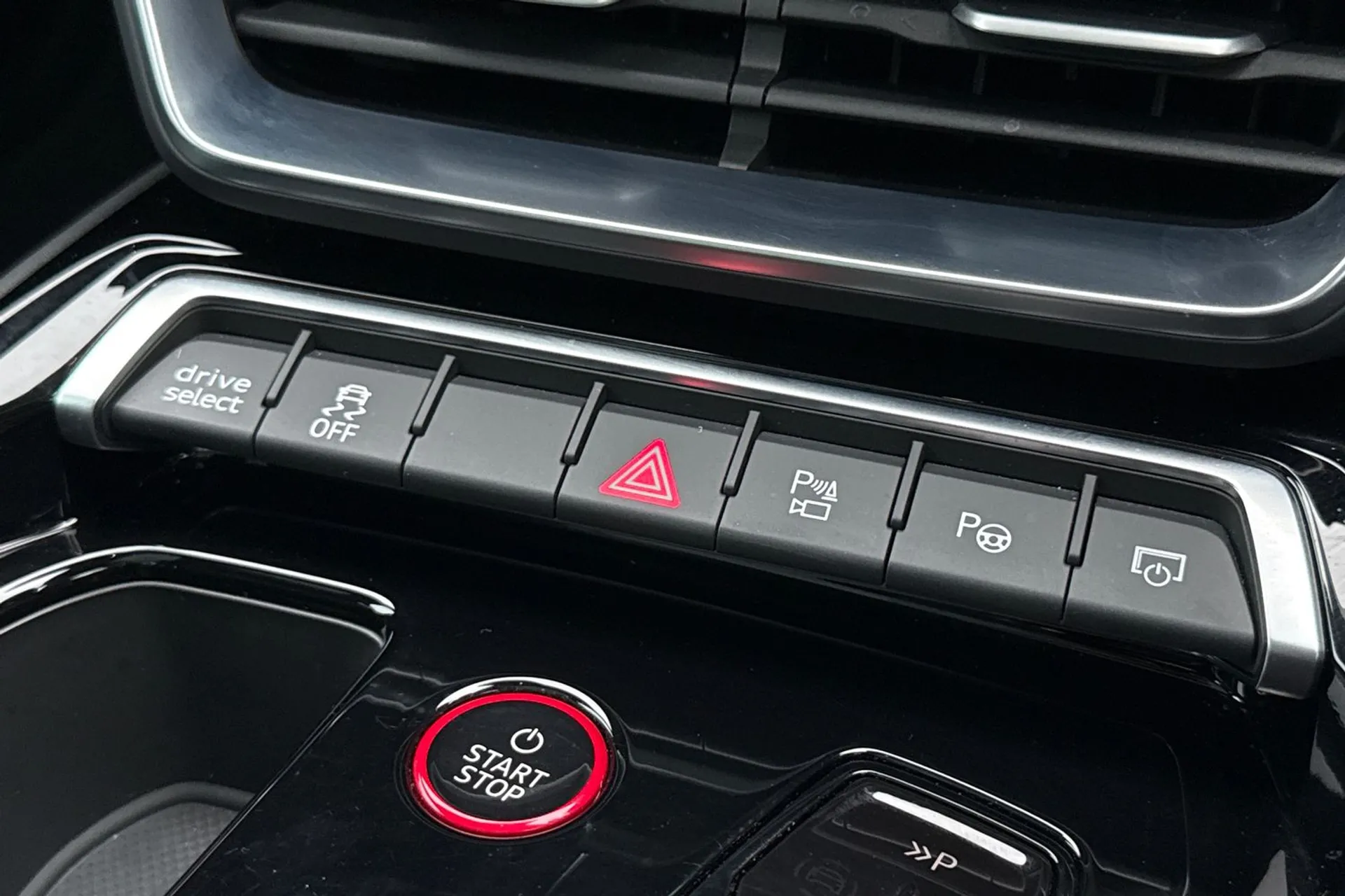 Audi e-tron GT thumbnail image number 41