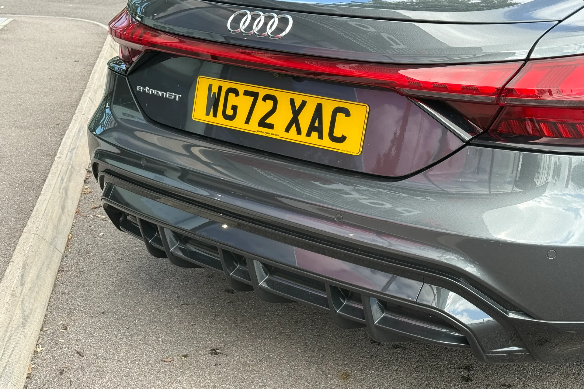 Audi e-tron GT thumbnail image number 28