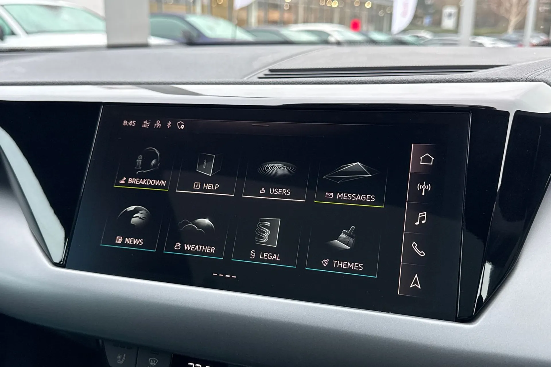 Audi e-tron GT thumbnail image number 45