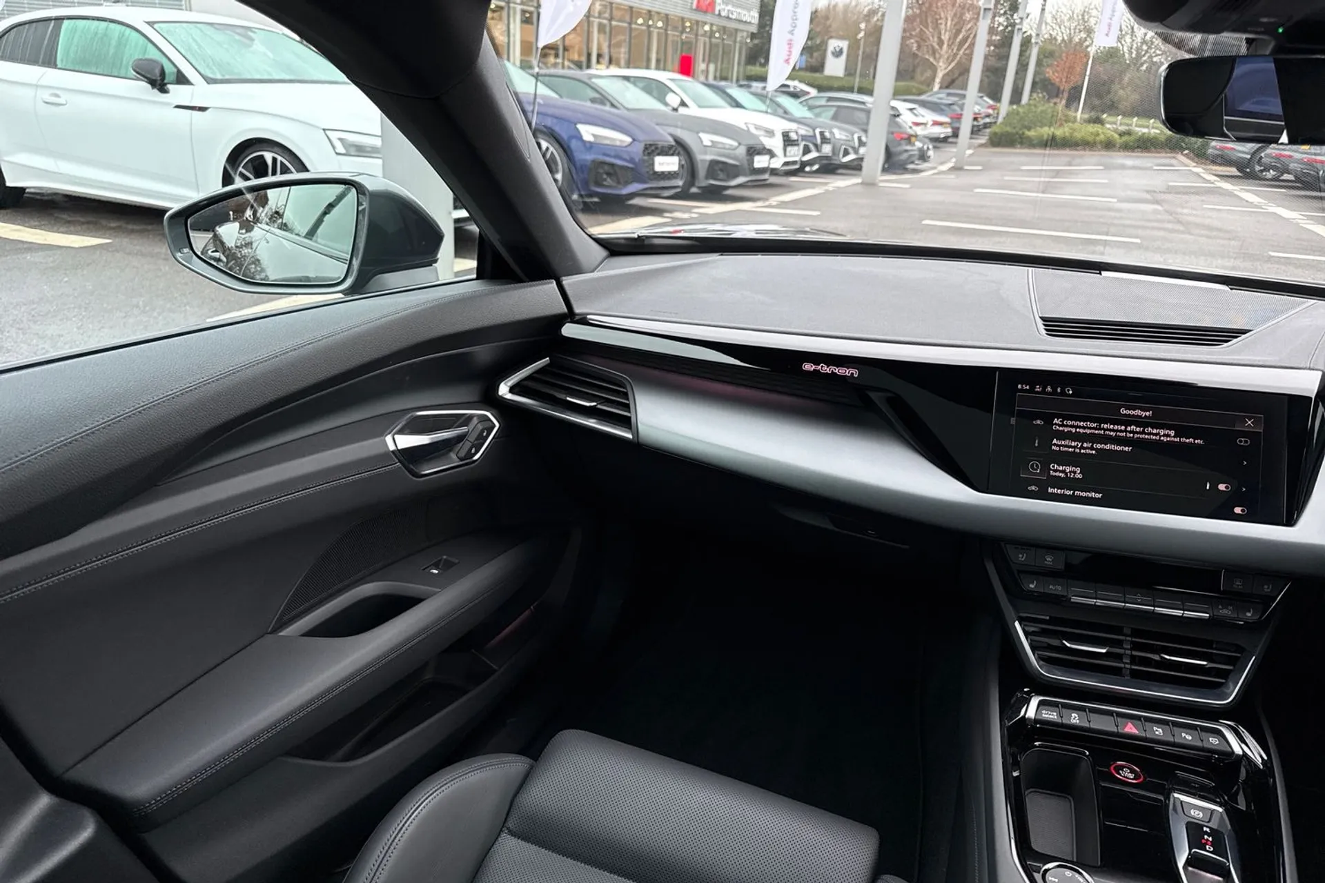 Audi e-tron GT thumbnail image number 49