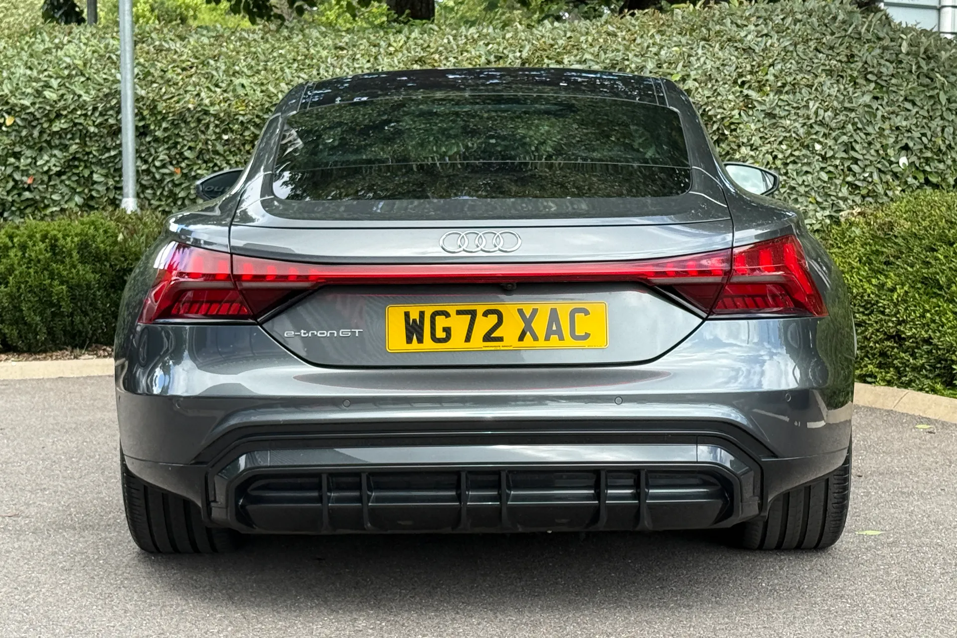 Audi e-tron GT thumbnail image number 16