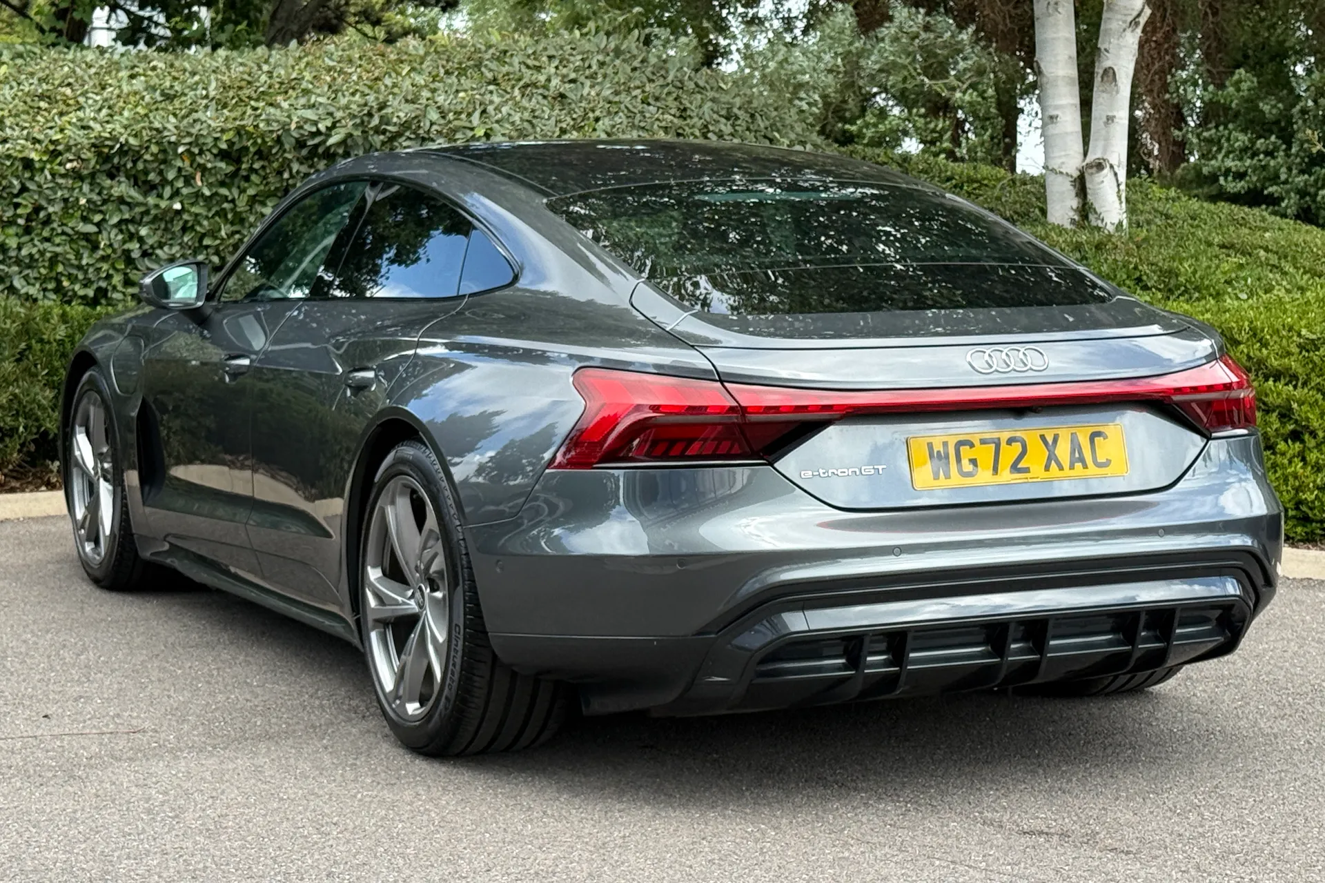 Audi e-tron GT thumbnail image number 3