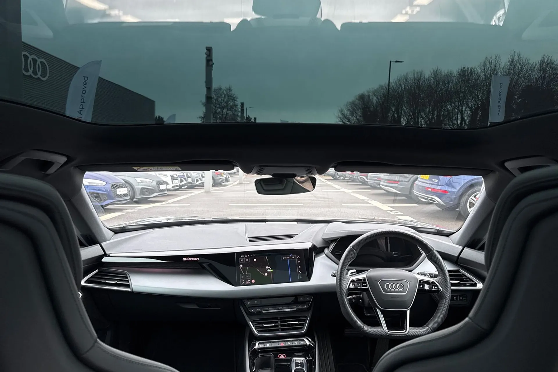 Audi e-tron GT thumbnail image number 32
