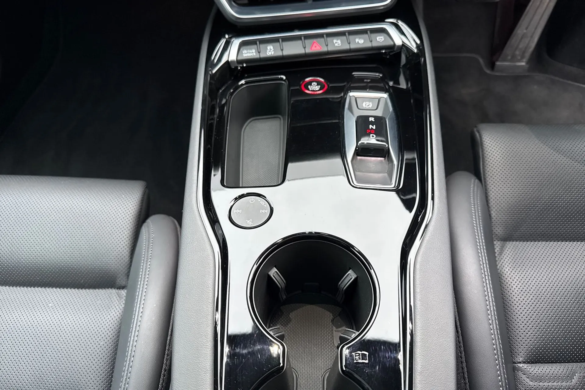 Audi e-tron GT thumbnail image number 52