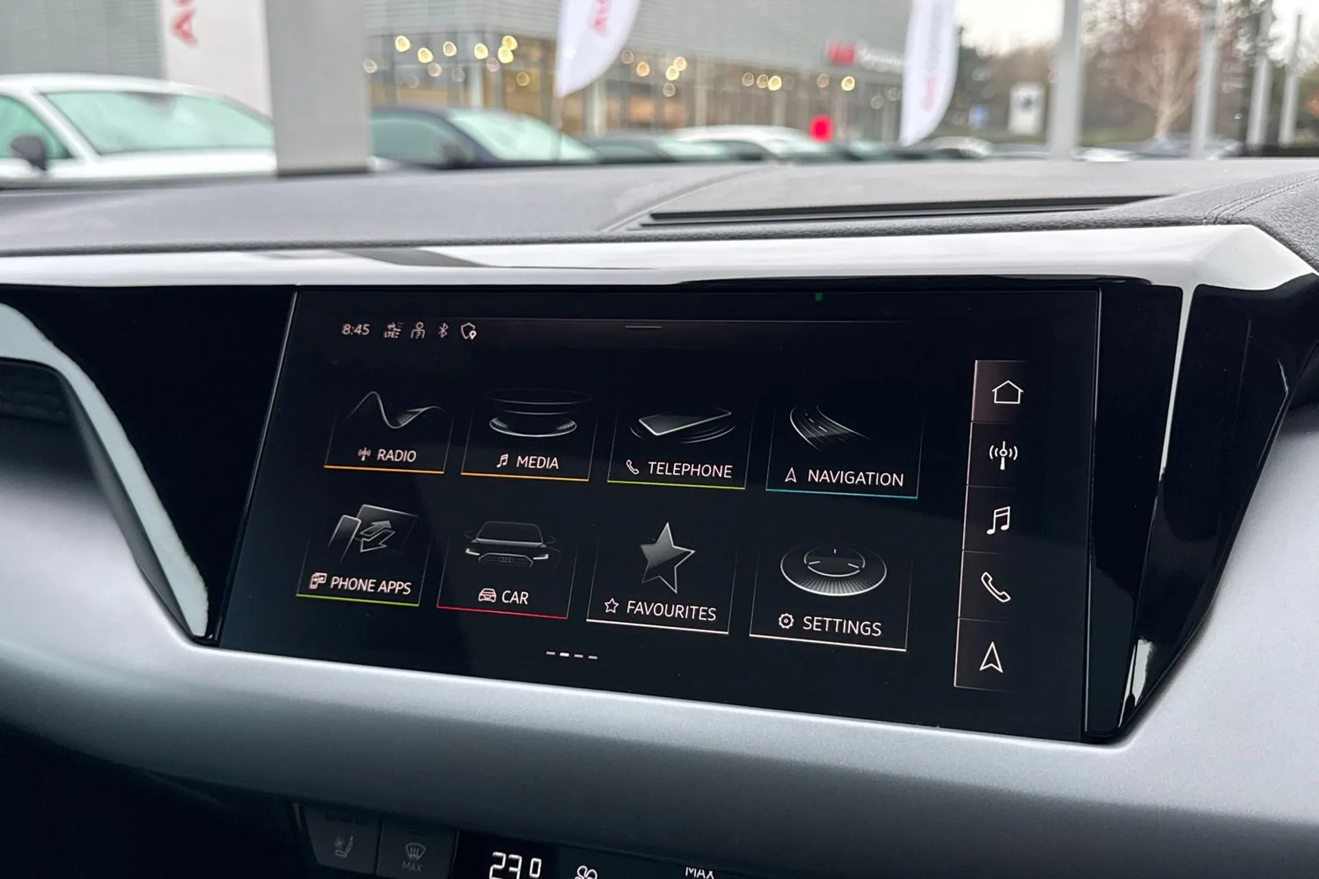 Audi e-tron GT thumbnail image number 37
