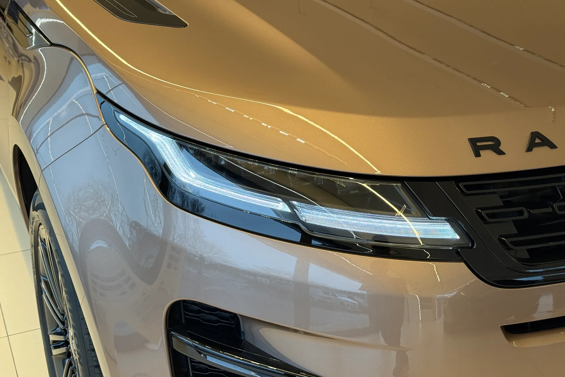 LAND ROVER RANGE ROVER EVOQUE thumbnail image number 11