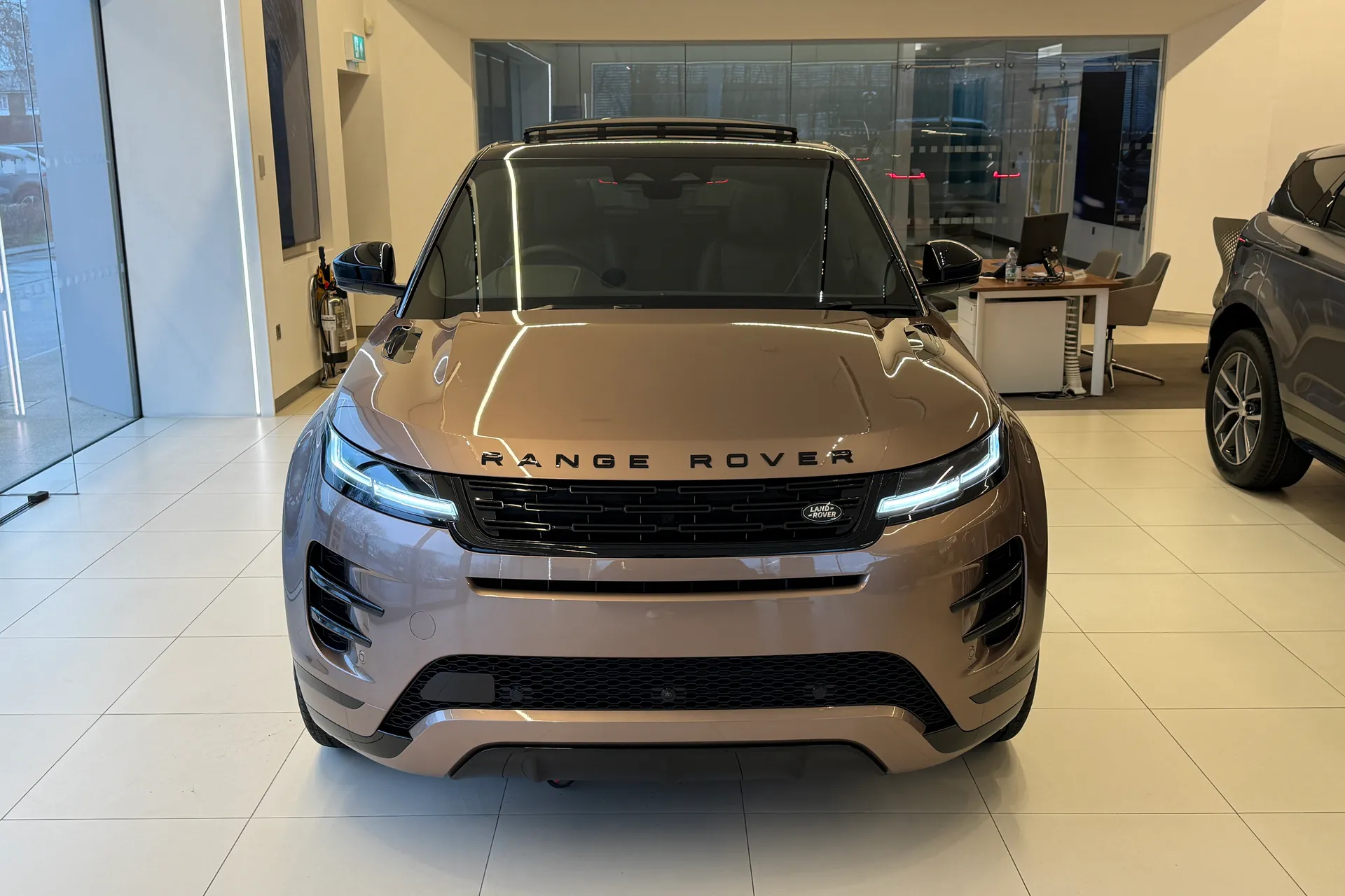 LAND ROVER RANGE ROVER EVOQUE thumbnail image number 5
