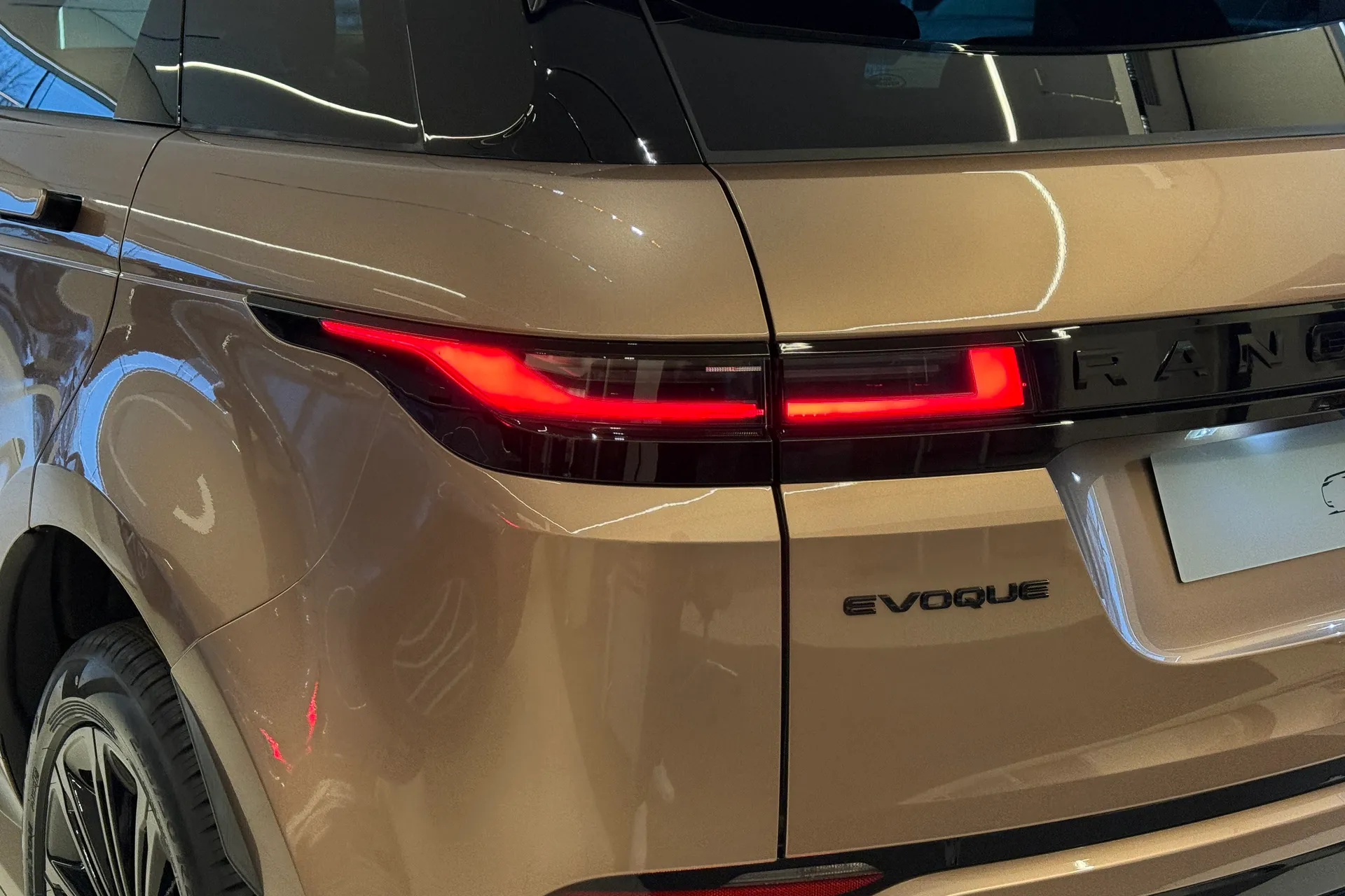 LAND ROVER RANGE ROVER EVOQUE thumbnail image number 12