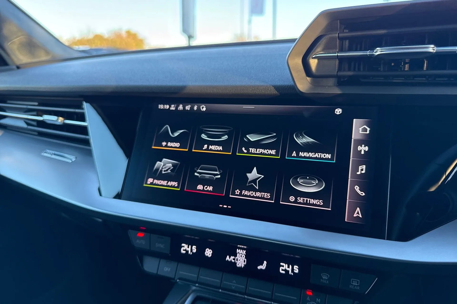 Audi A3 thumbnail image number 35