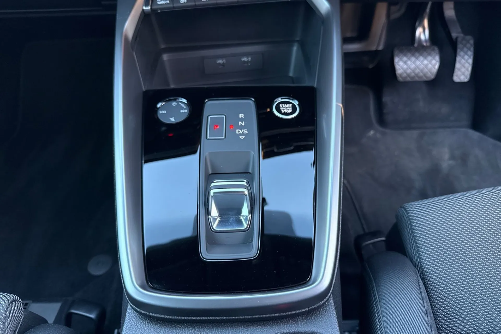 Audi A3 thumbnail image number 28