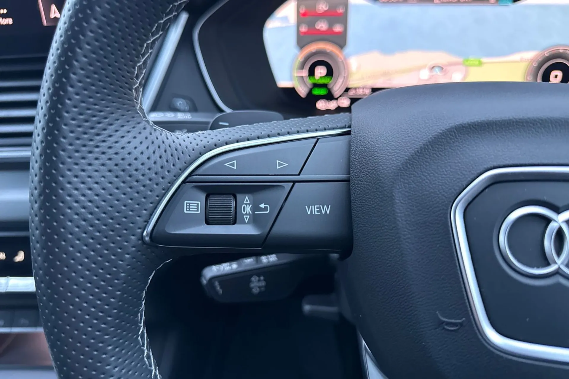 Audi Q5 thumbnail image number 45