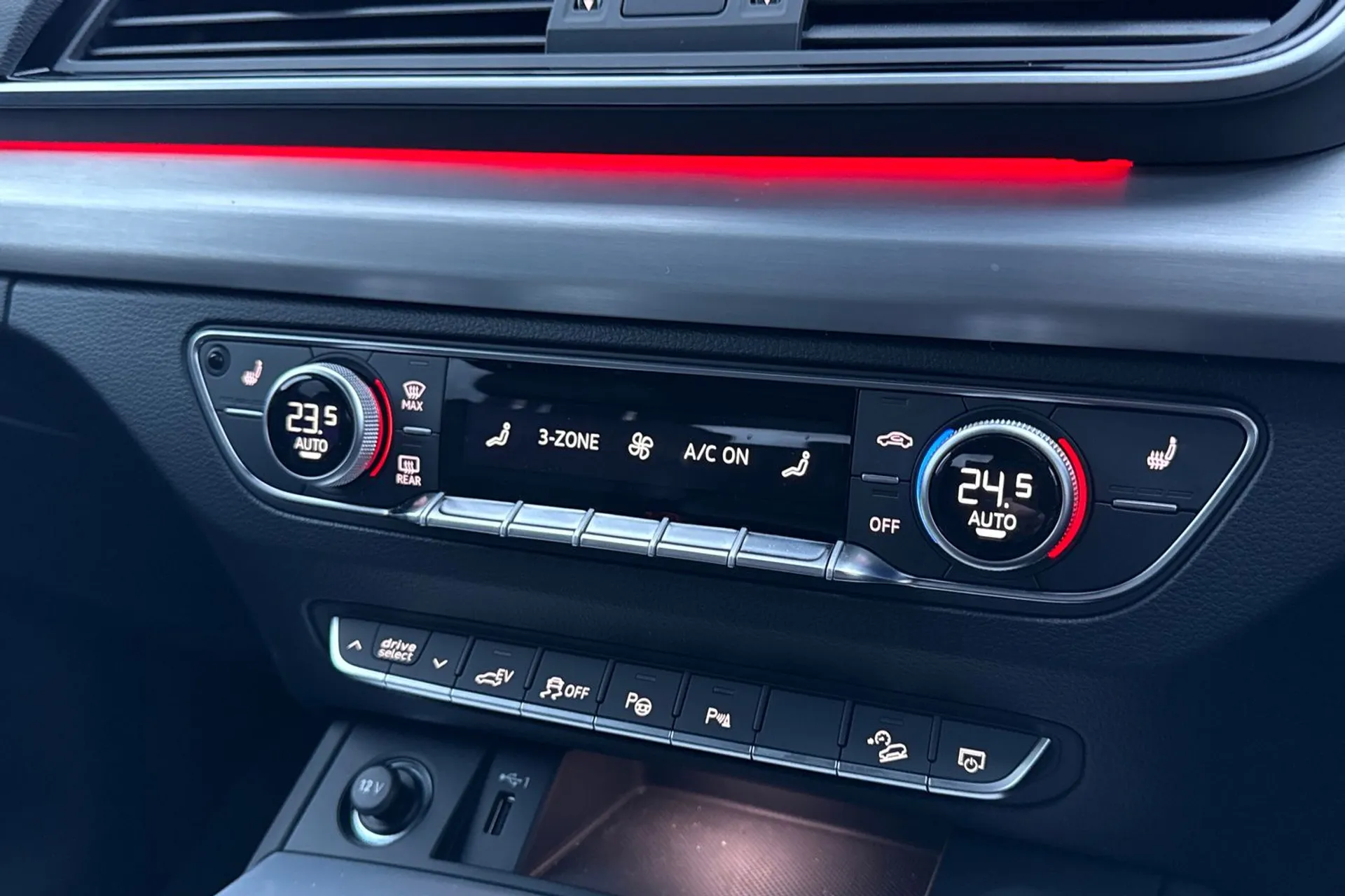 Audi Q5 thumbnail image number 37