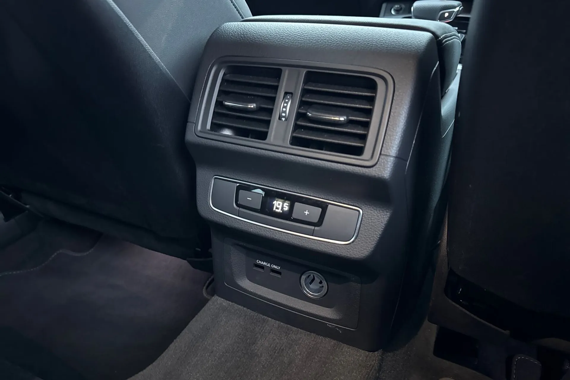 Audi Q5 thumbnail image number 22