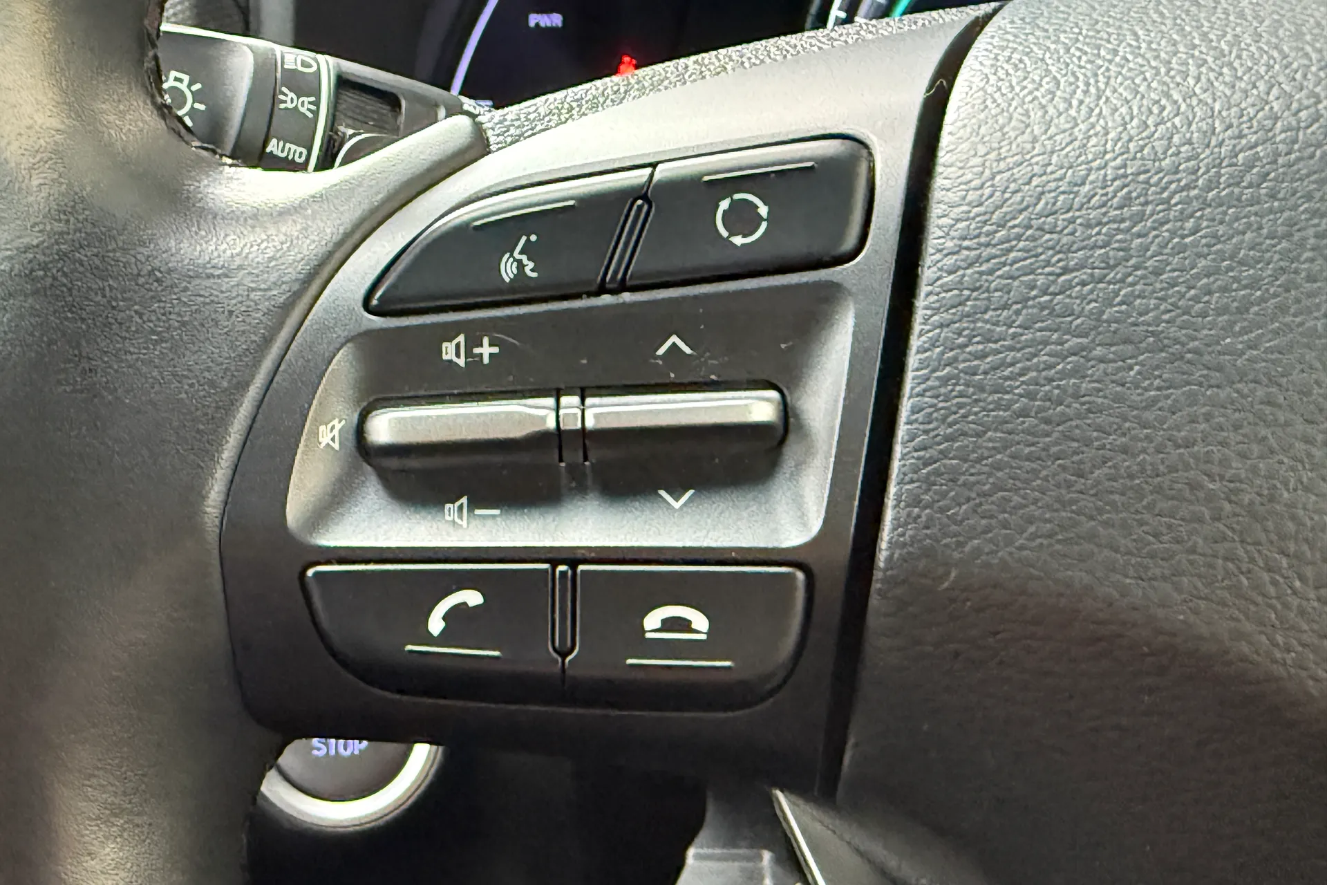 HYUNDAI KONA thumbnail image number 19