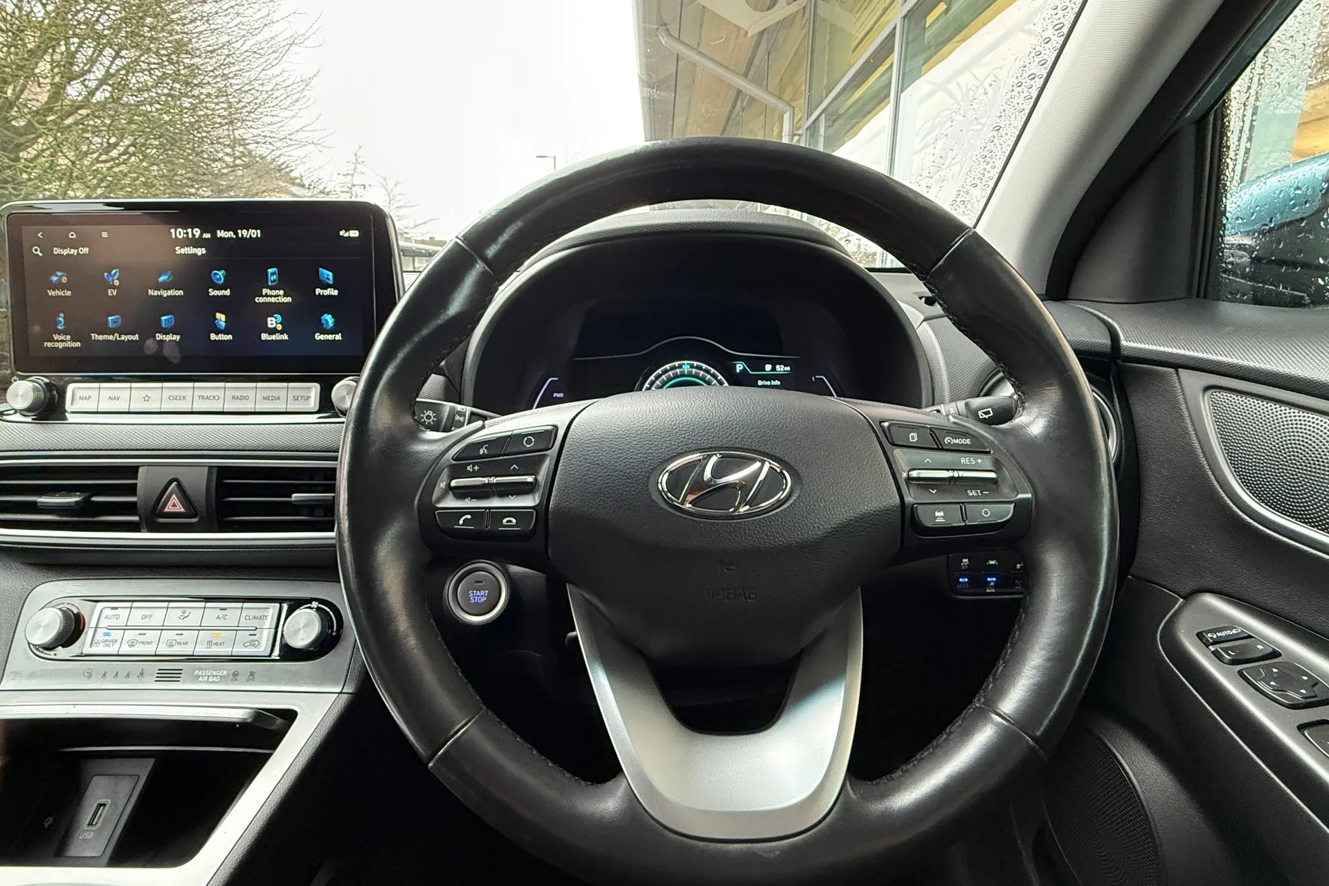 HYUNDAI KONA thumbnail image number 13