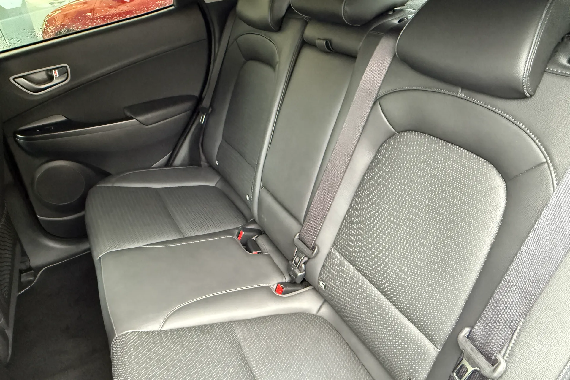 HYUNDAI KONA thumbnail image number 36