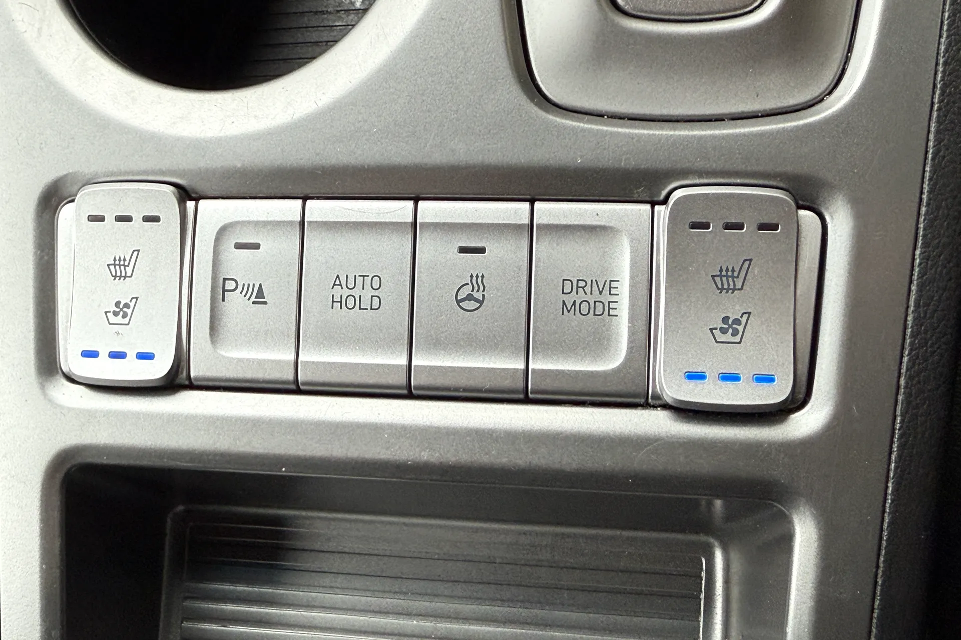 HYUNDAI KONA thumbnail image number 7