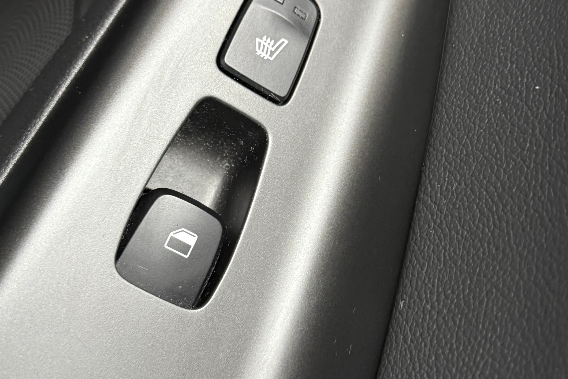 HYUNDAI KONA thumbnail image number 10