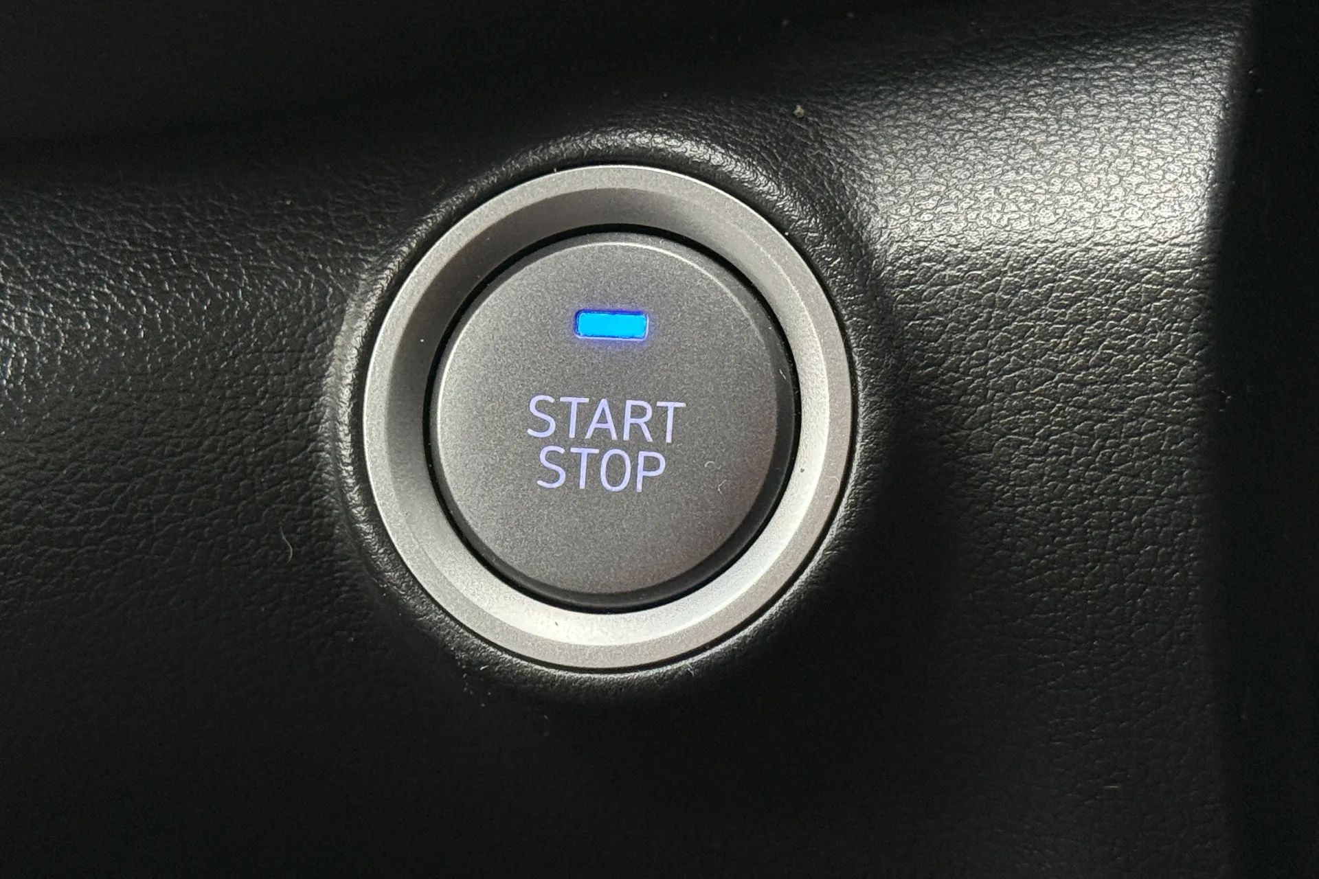 HYUNDAI KONA thumbnail image number 16