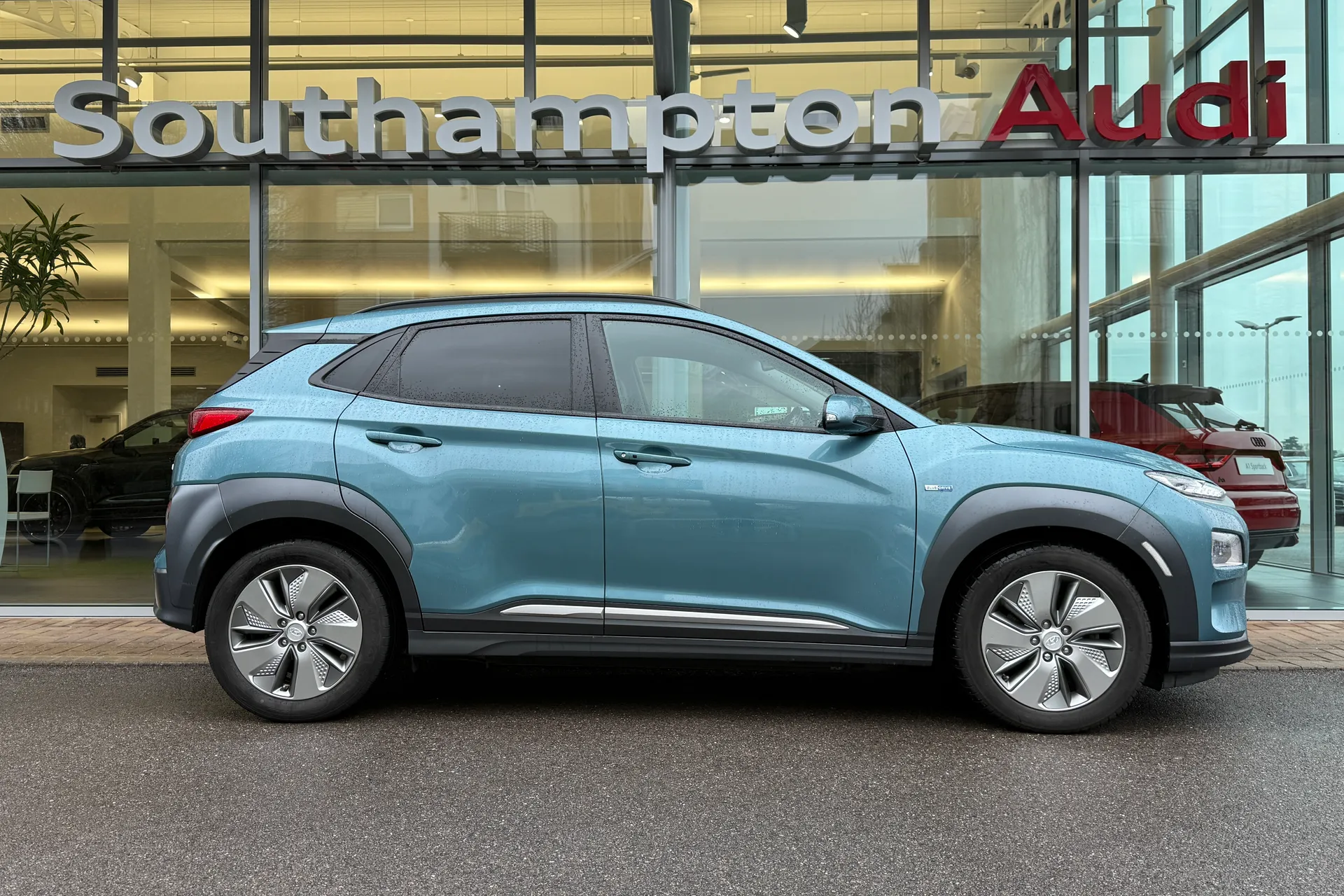 HYUNDAI KONA thumbnail image number 2