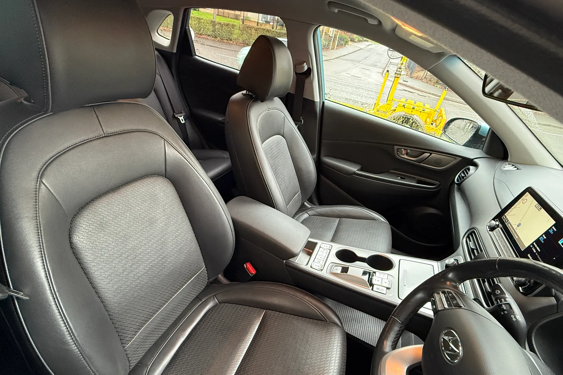 HYUNDAI KONA thumbnail image number 23