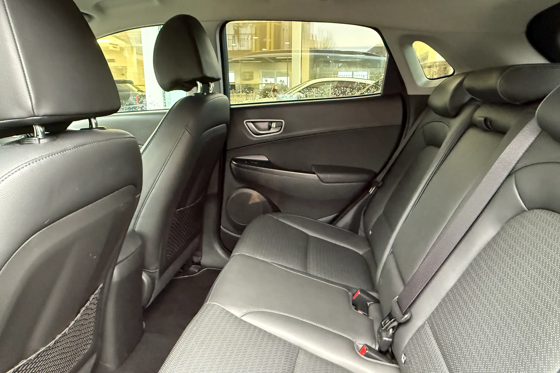 HYUNDAI KONA thumbnail image number 35